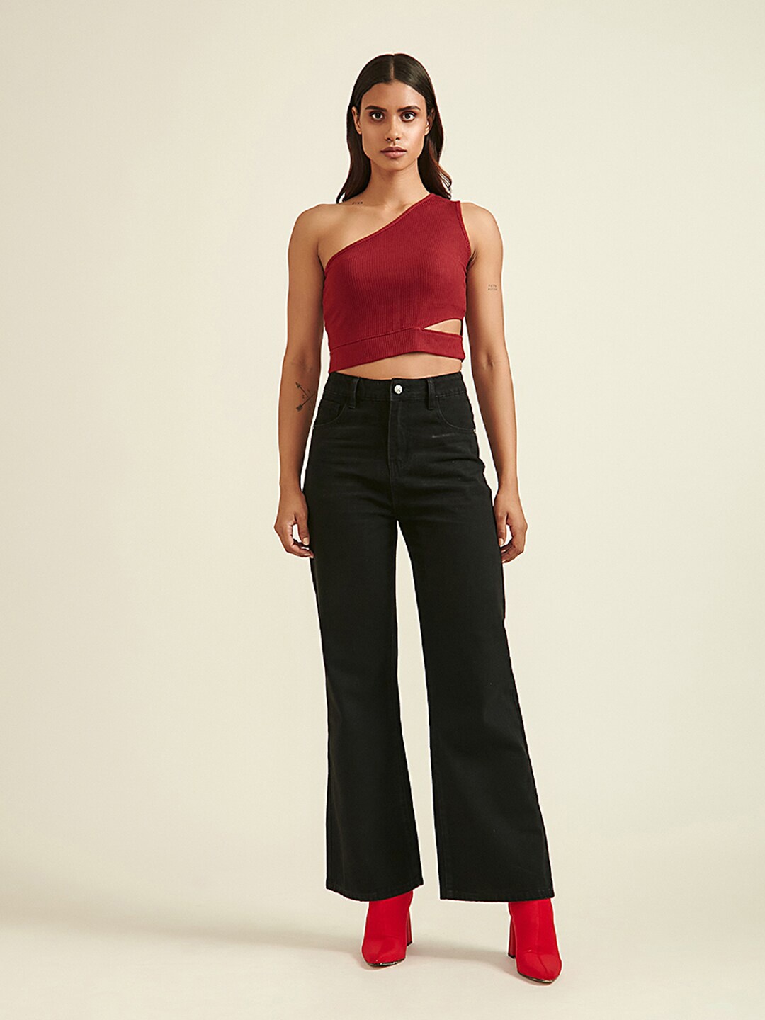 

COVER STORY Red One Shoulder Solid Crop Top