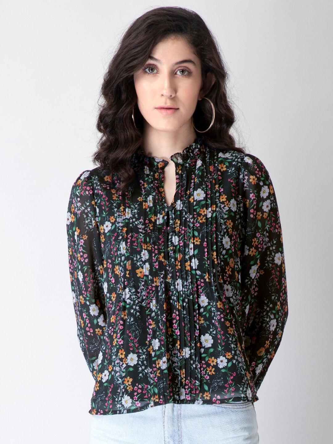 

FabAlley Black & White Floral Print Keyhole Neck Georgette Top