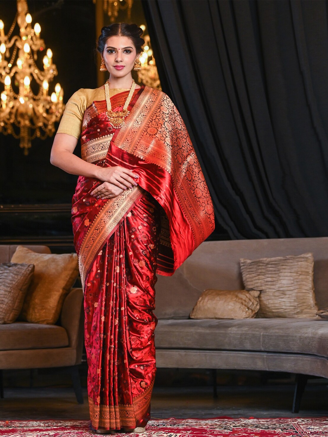 

BEATITUDE Women Maroon Floral Woven Design Saree