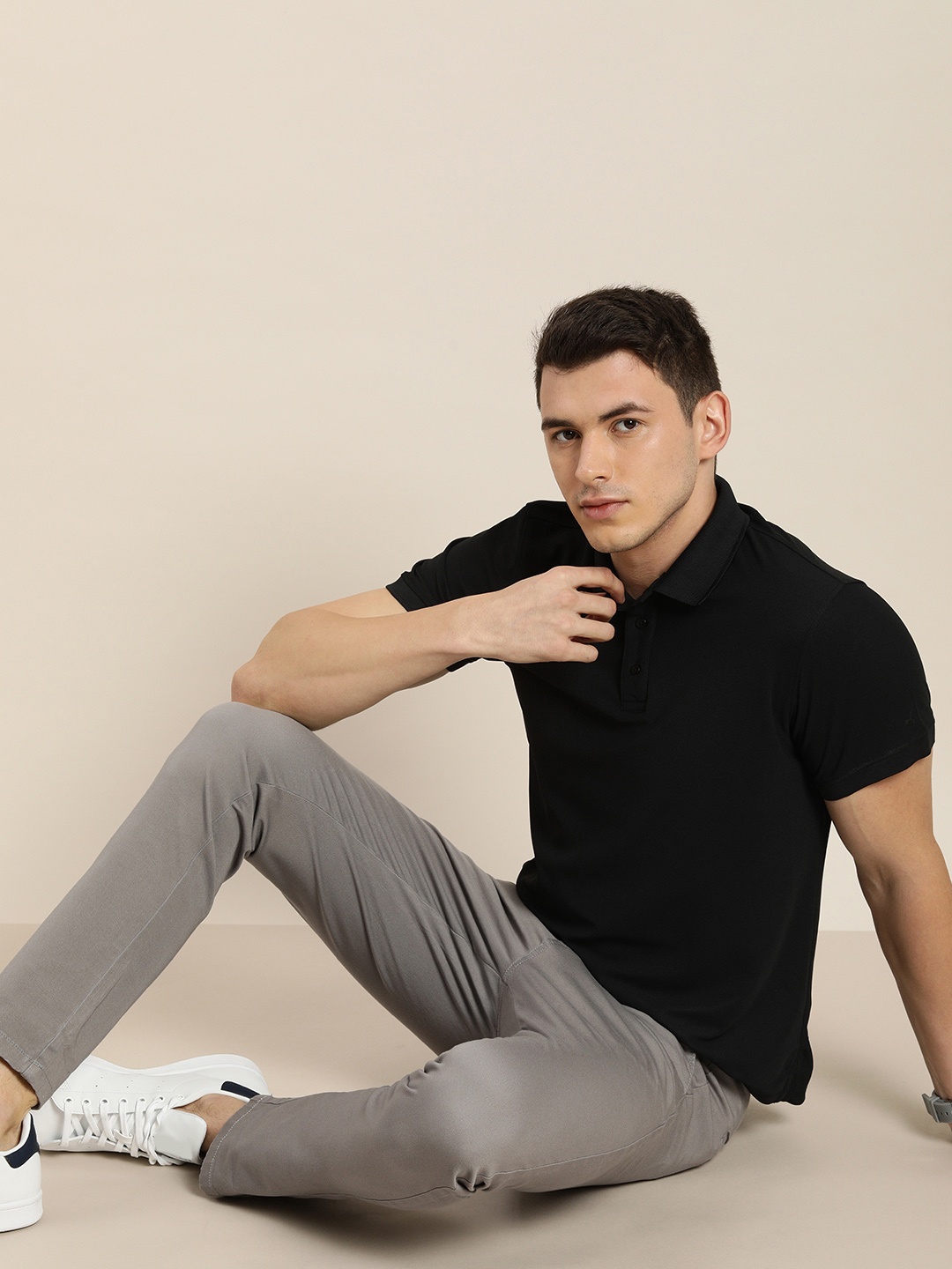 

ether Men Black Solid Moisture-Wicking Antimicrobial Polo