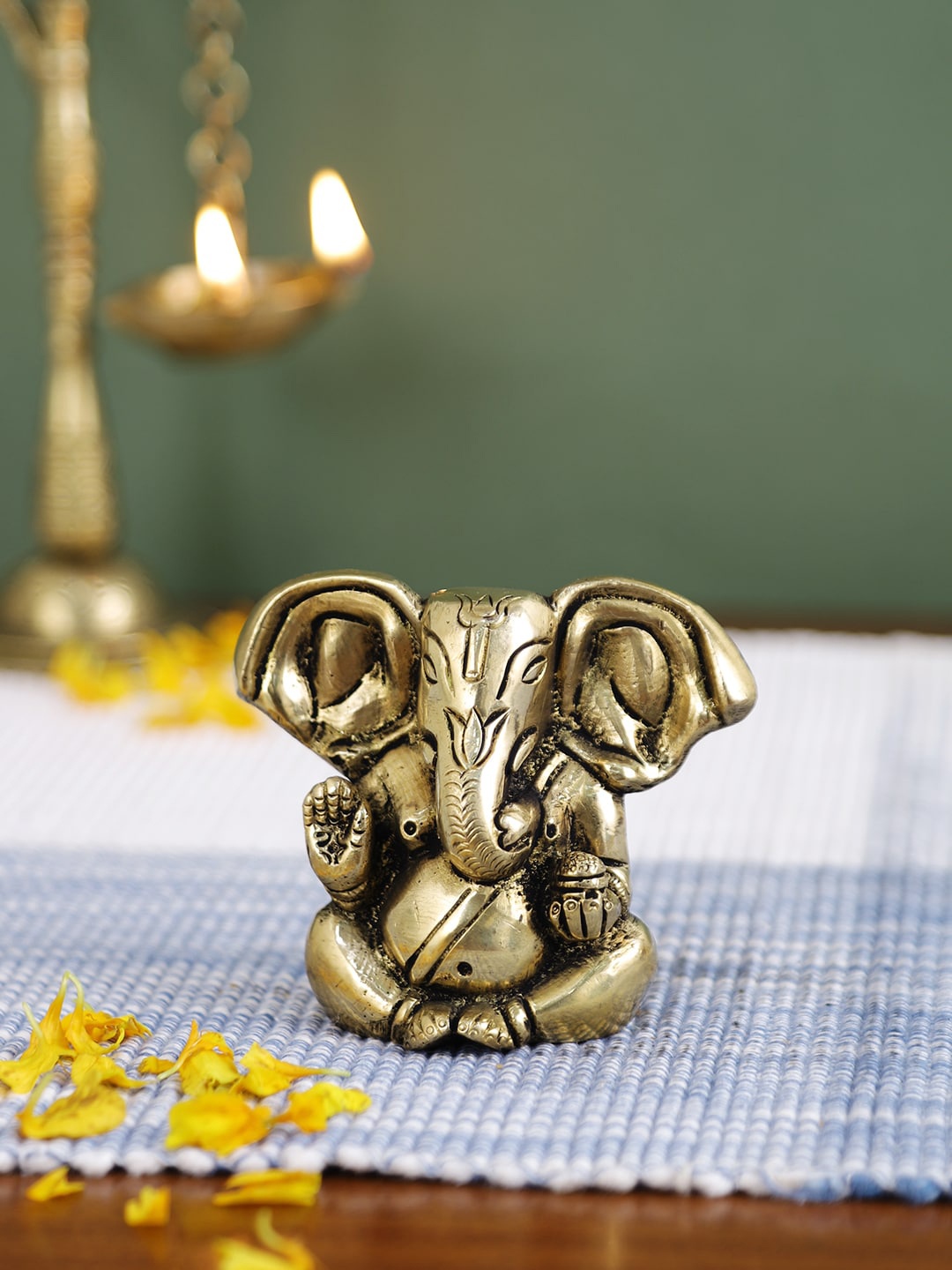 

Imli Street Gold-Toned Ganesh Showpieces