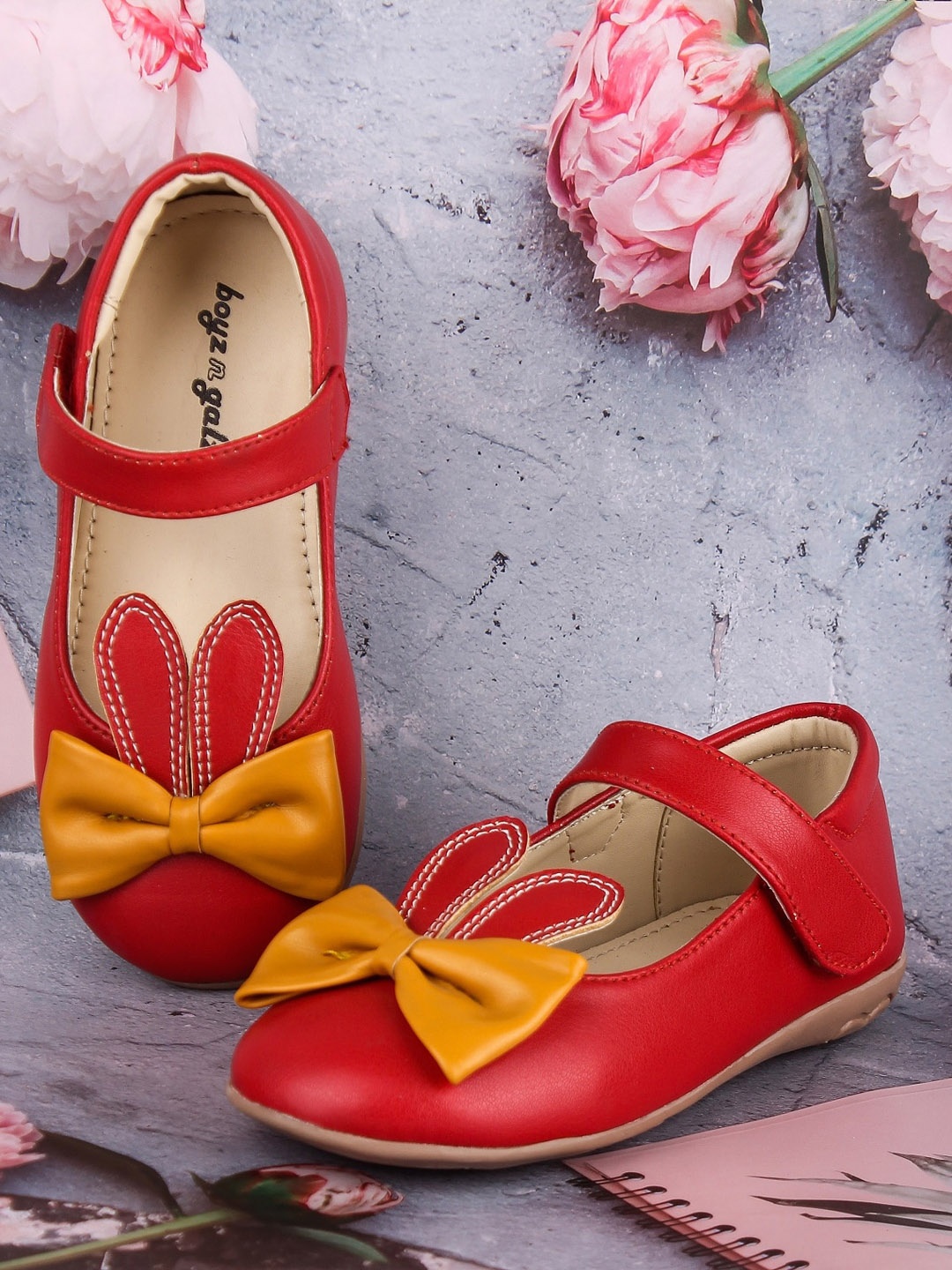 

BOYZ N GALZ Girls Red Solid Ballerinas with Bows