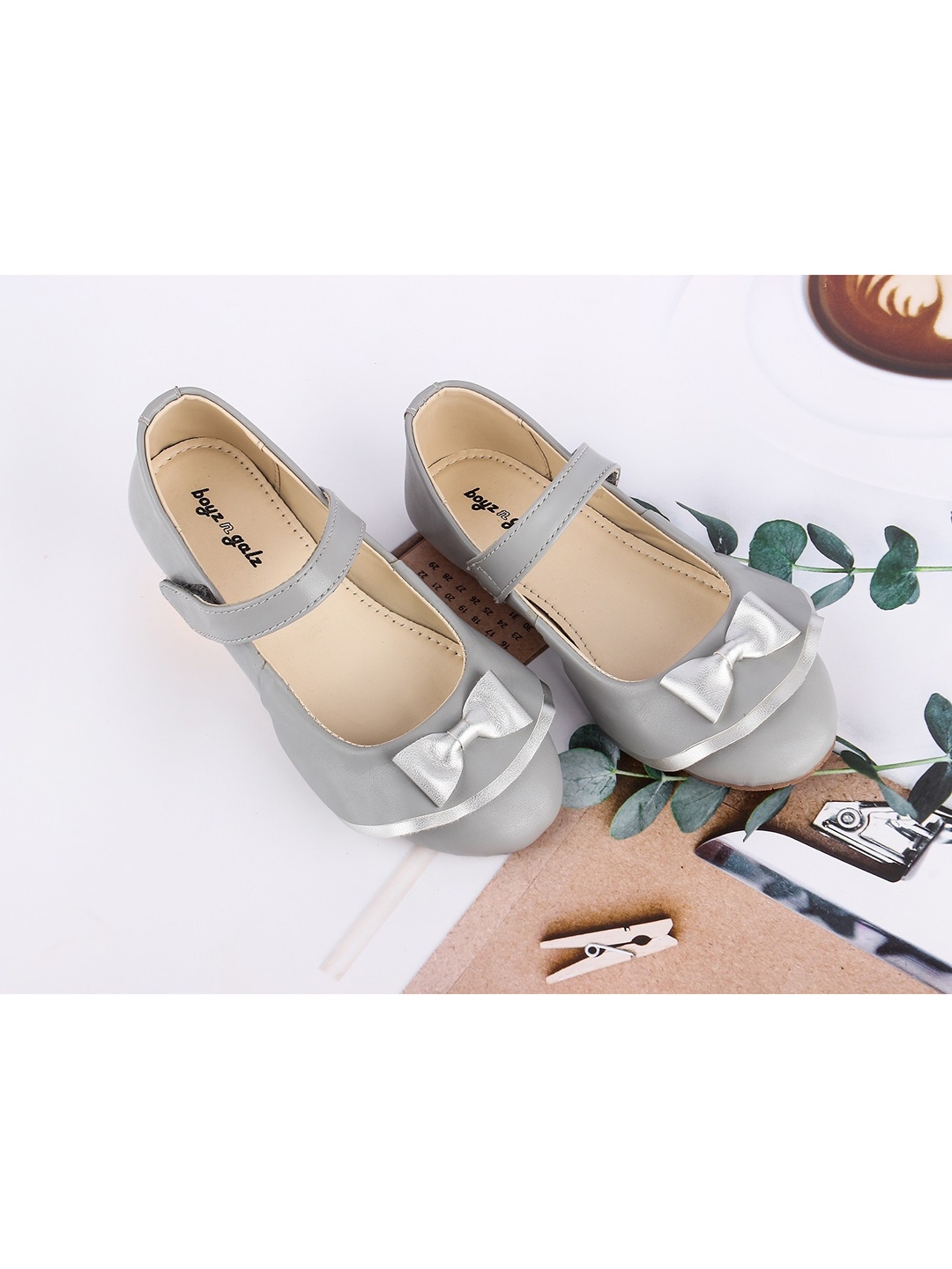

BOYZ N GALZ Girls Grey Ballerinas with Bows Flats
