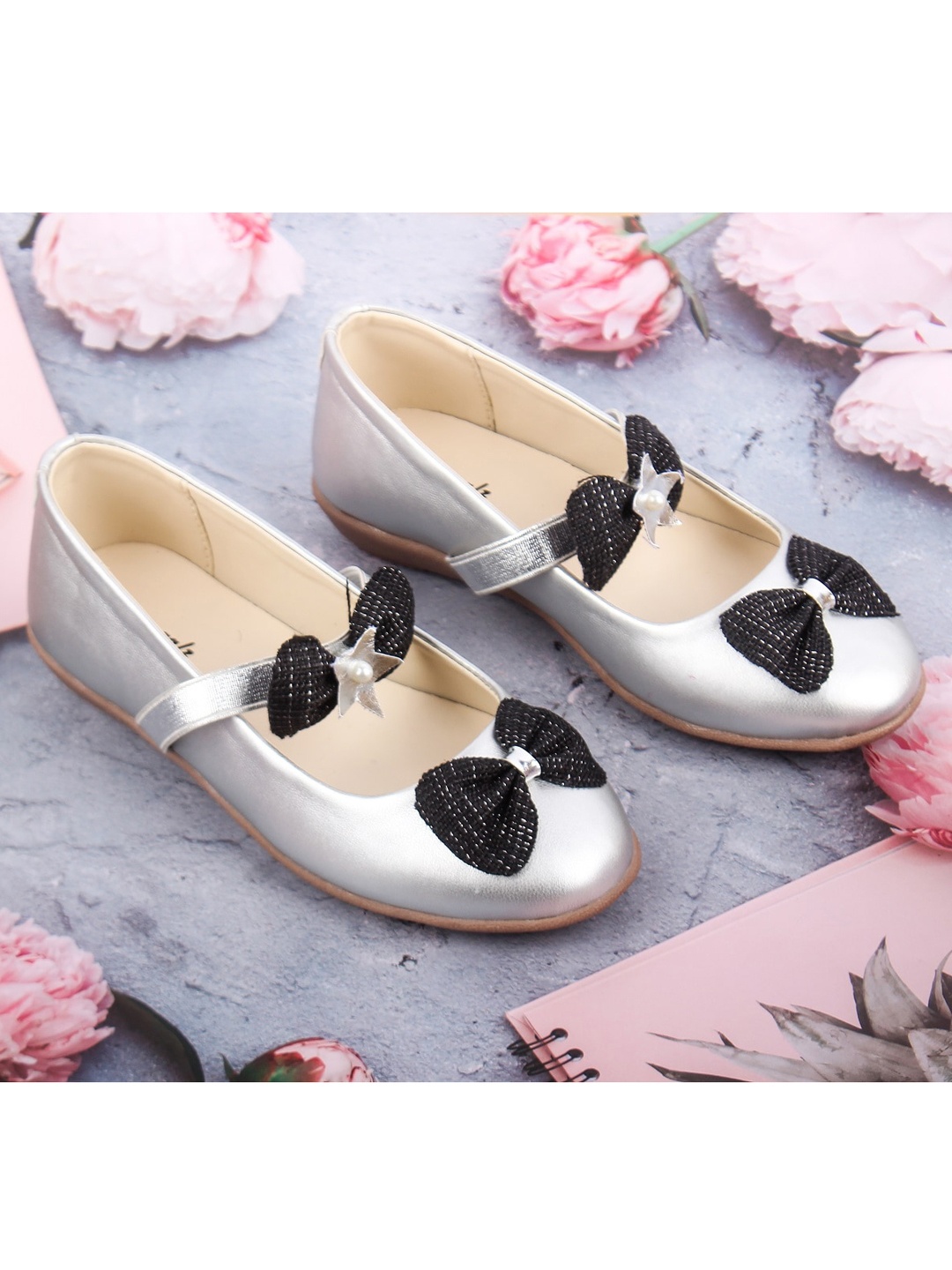 

BOYZ N GALZ Girls Silver-Toned Embellished Ballerinas with Bows Flats