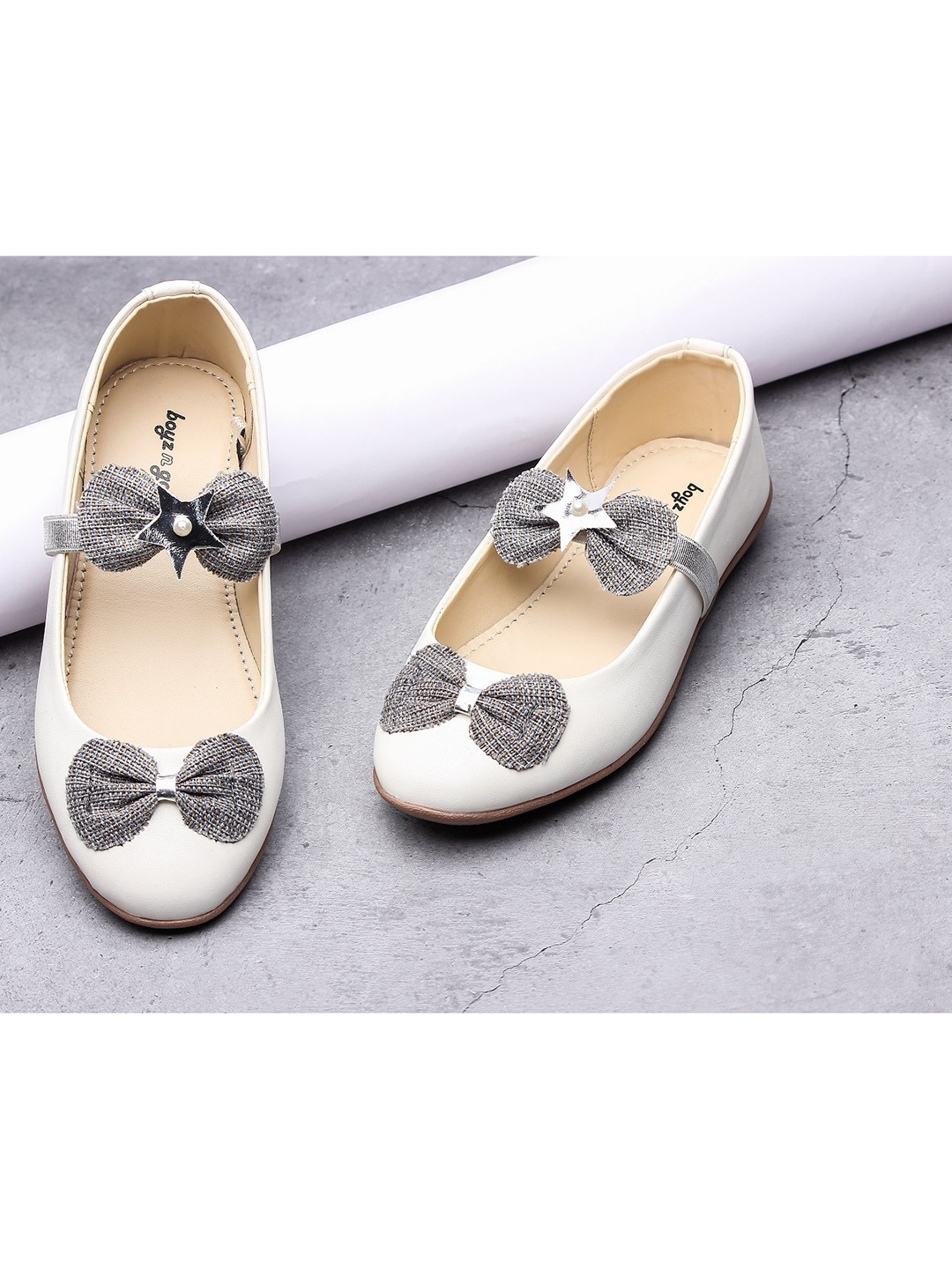 

BOYZ N GALZ Girls White Embellished Ballerinas with Bows Flats