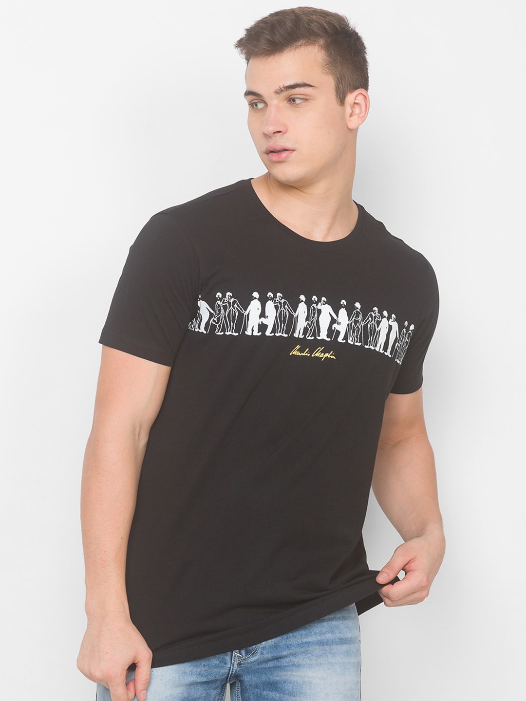 

SPYKAR Men Black & White Printed T-shirt