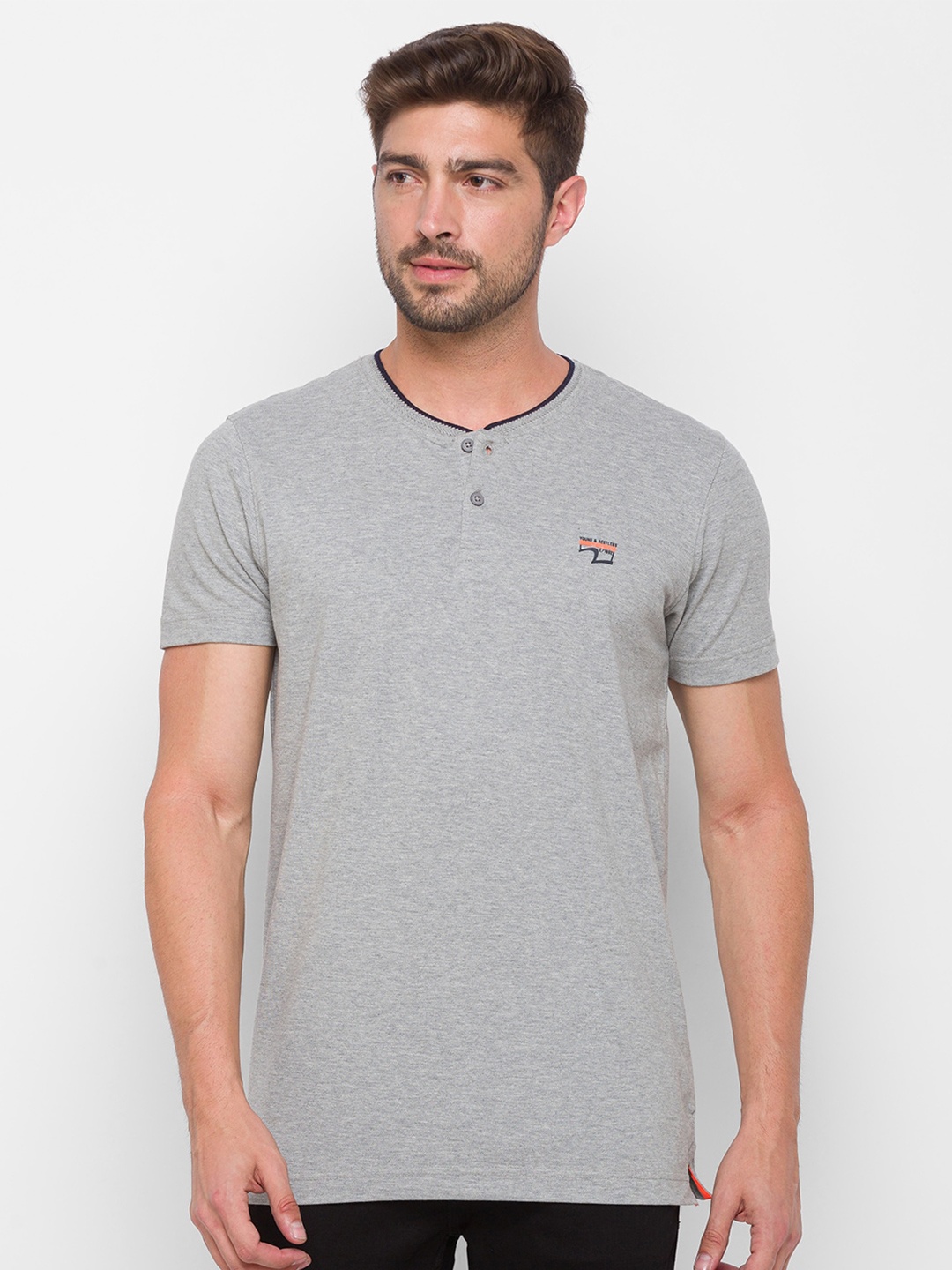 

SPYKAR Men Grey Henley Neck T-shirt