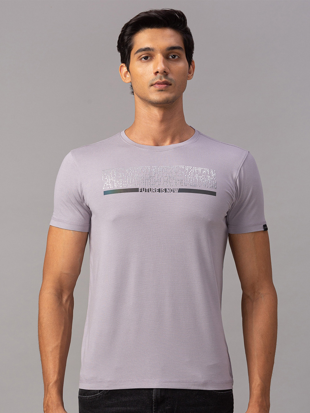 

SPYKAR Men Grey Typography Printed Slim Fit Cotton T-shirt