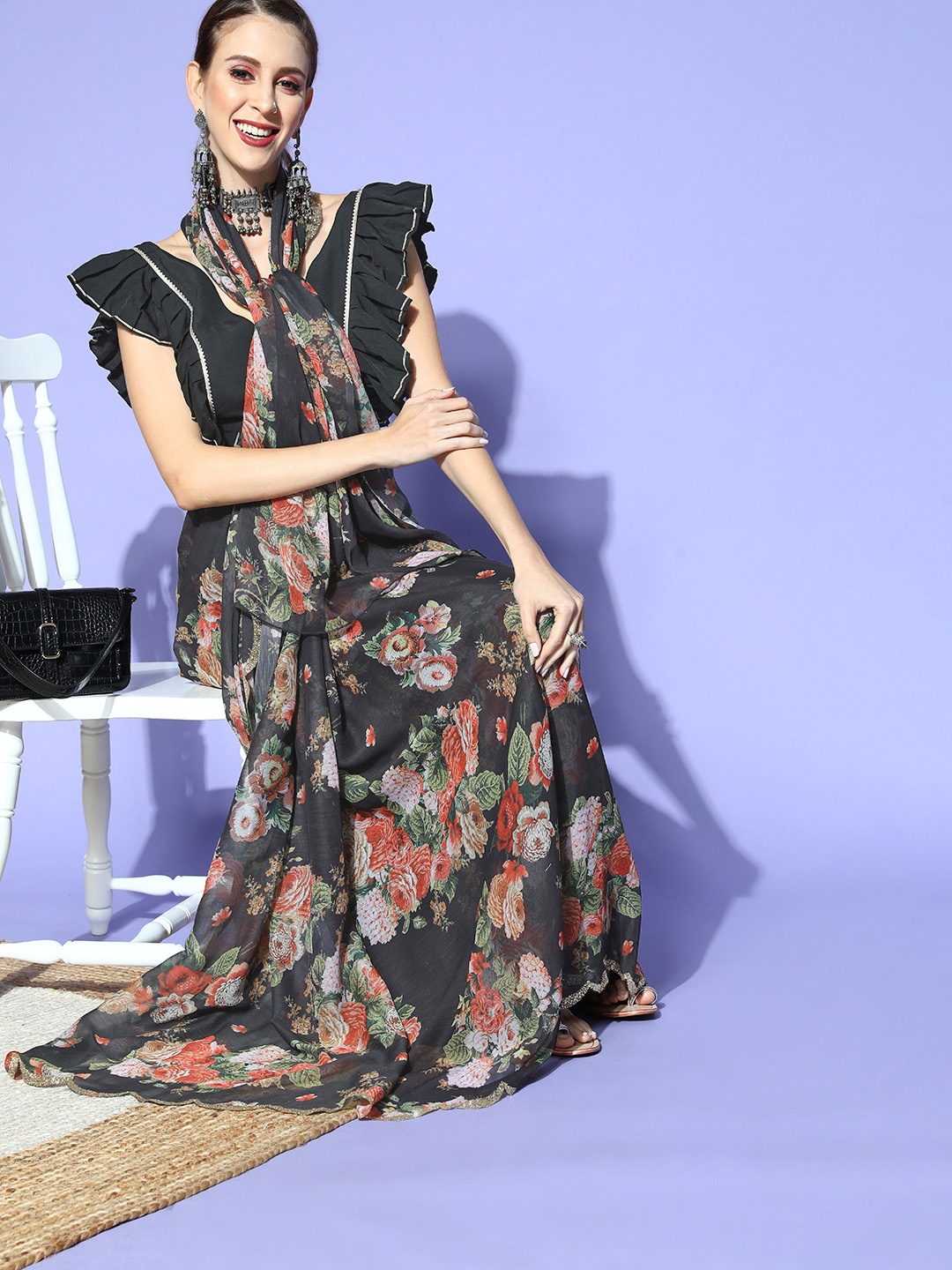 

Ahalyaa Floral Saree With Zari Border, Black