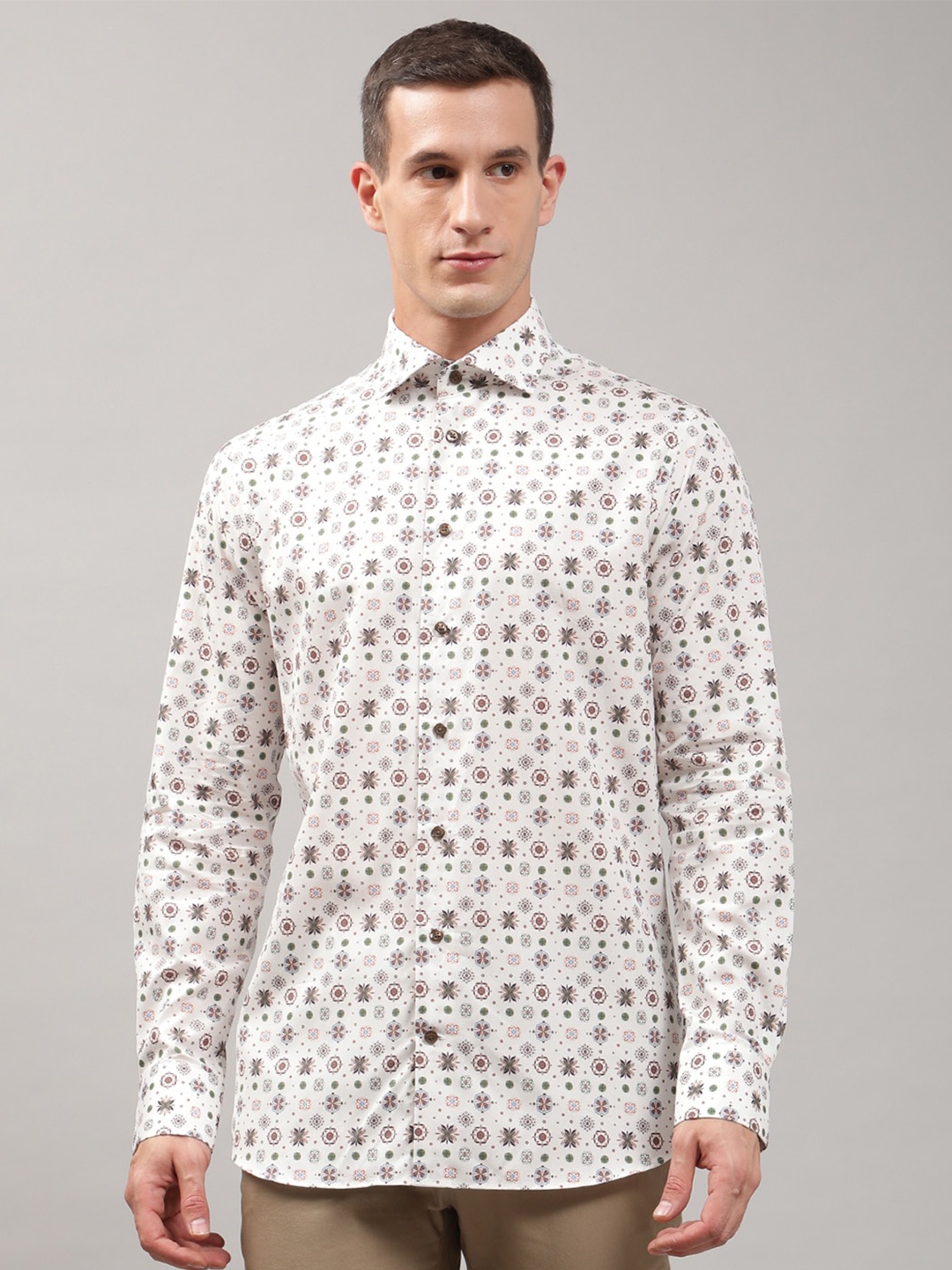 

Matinique Men White Floral Printed Casual Shirt