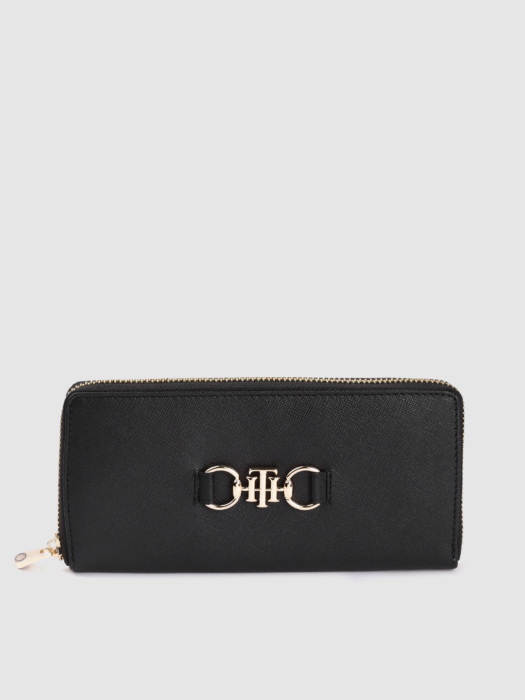 

Tommy Hilfiger Women Black Leather Zip Around Wallet