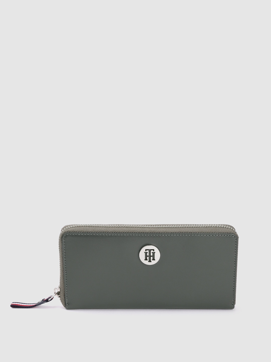 

Tommy Hilfiger Women Charcoal Printed Leather Zip Around Wallet