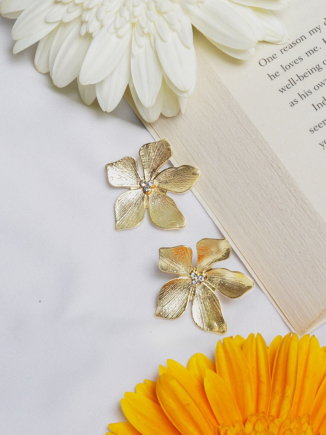 

BEWITCHED Gold-Toned Floral Studs Earrings