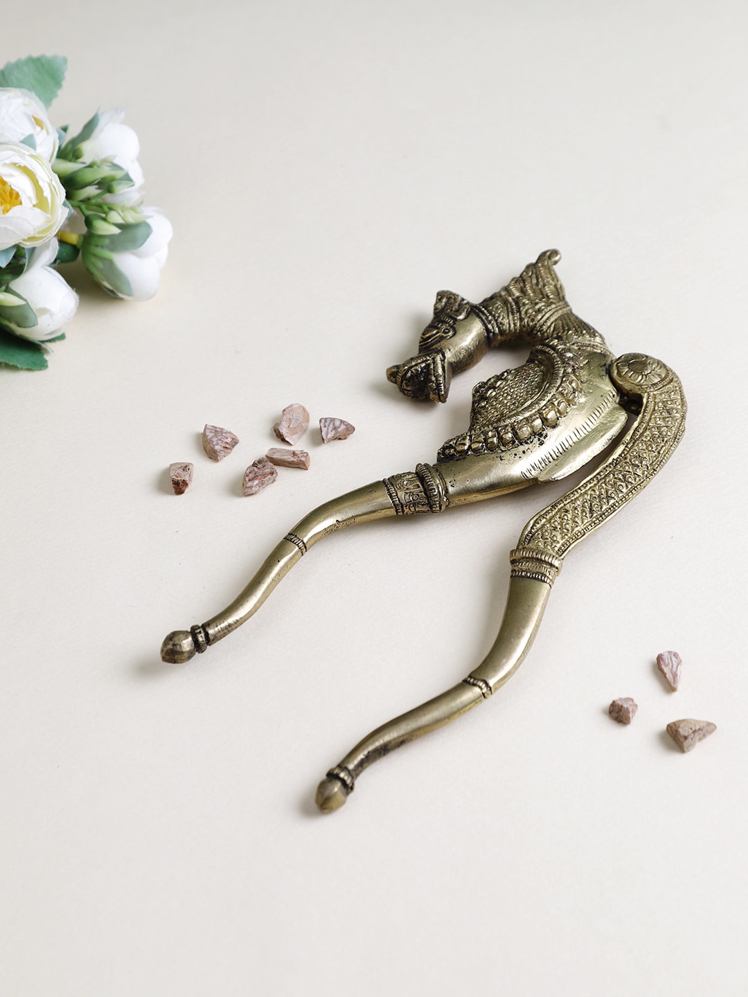 

Imli Street Gold-Coloured Nut Cutter Showpieces