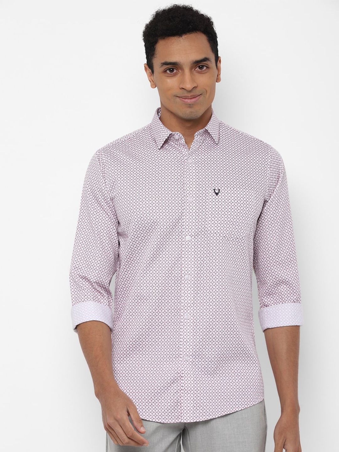 

Allen Solly Men White & Grey Slim Fit Geometric Printed Pure Cotton Casual Shirt