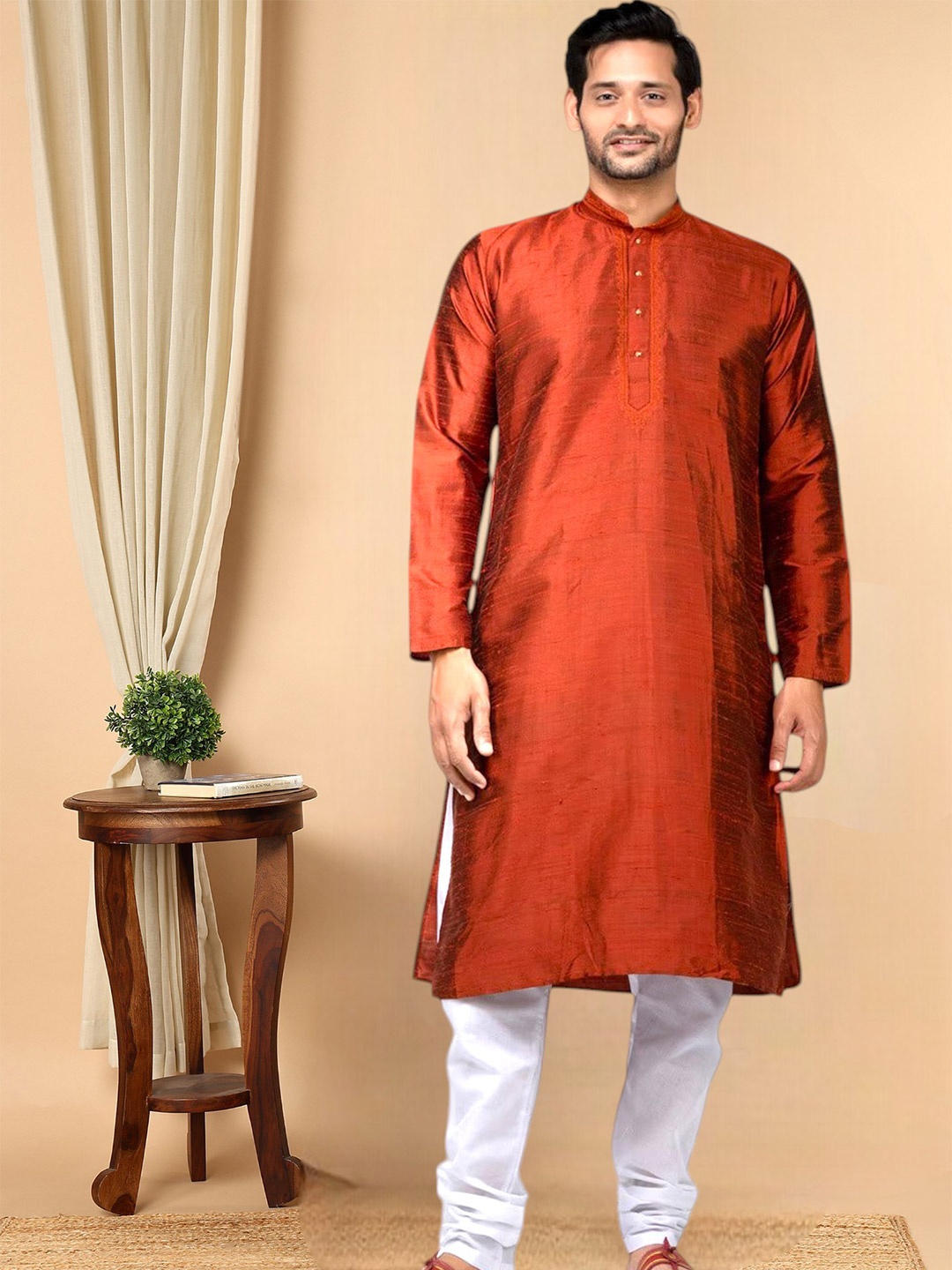 

TATTVA Men Maroon Pure Silk Kurta with Pyjamas