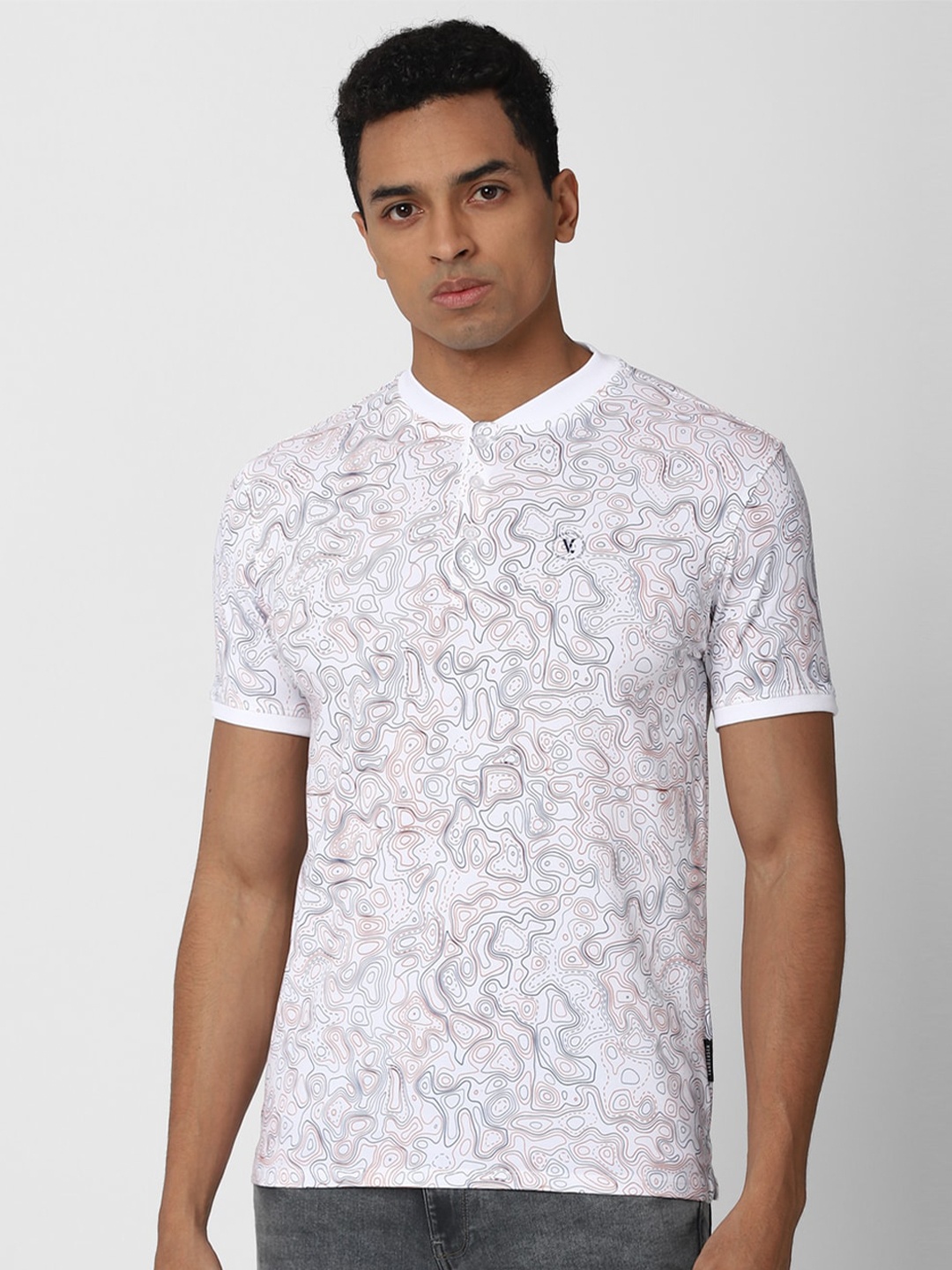 

V Dot Men White Printed Henley Neck Slim Fit Cotton T-shirt