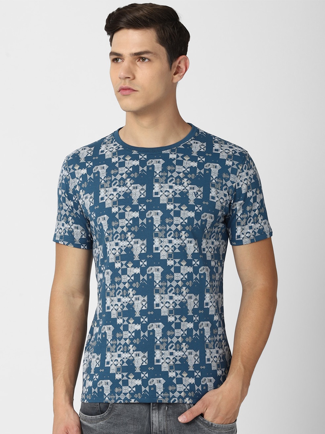 

V Dot Men Blue Printed Slim Fit T-shirt