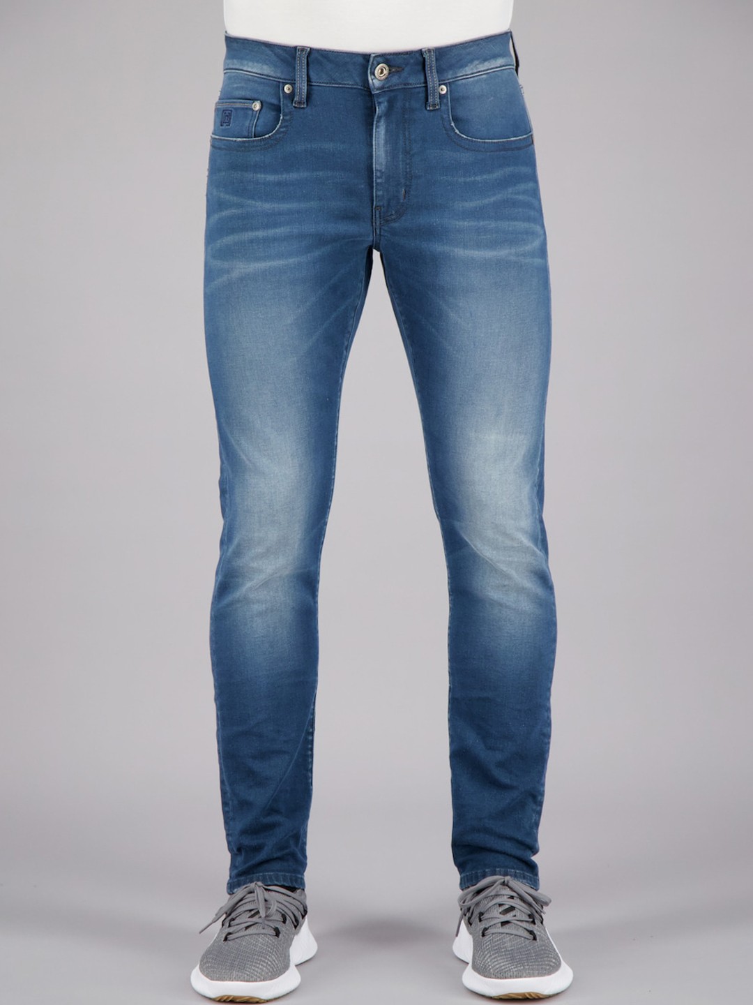 

FREESOUL Men Blue Slim Fit Low Distress Heavy Fade Jeans