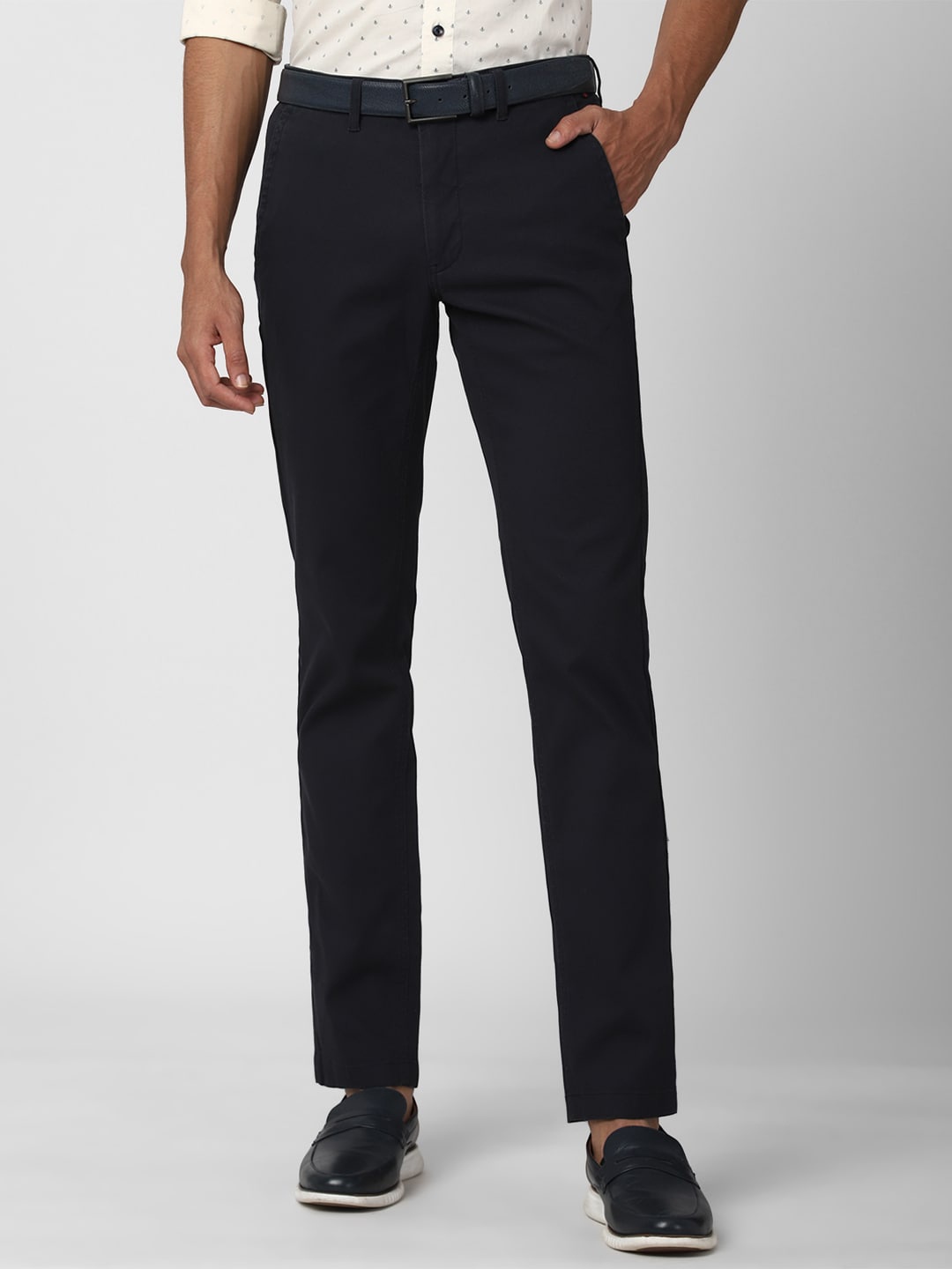 

Van Heusen Sport Men Navy Blue Solid Slim Fit Cotton Trousers