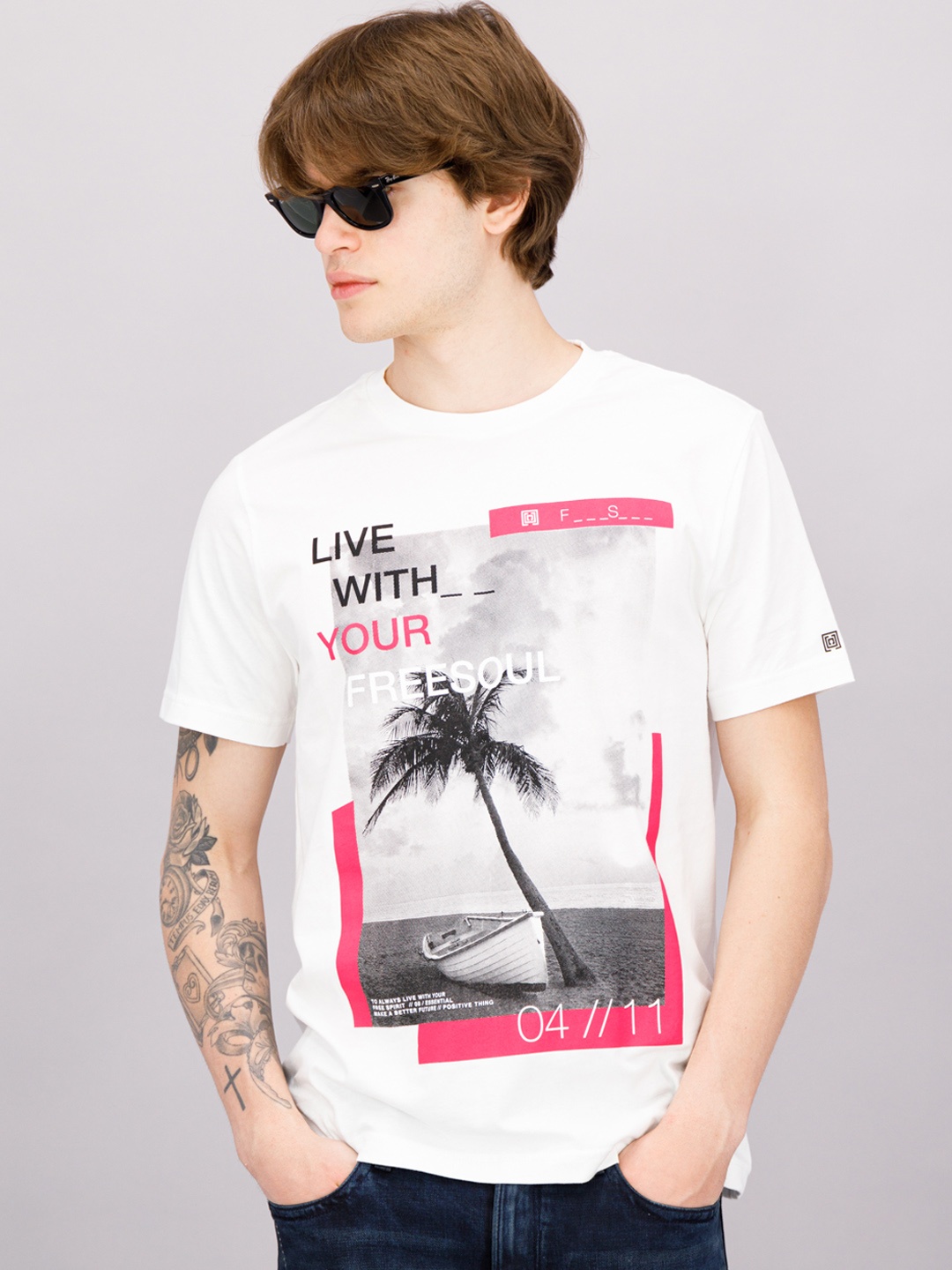 

FREESOUL Men White Graphic Printed Pure Cotton T-shirt