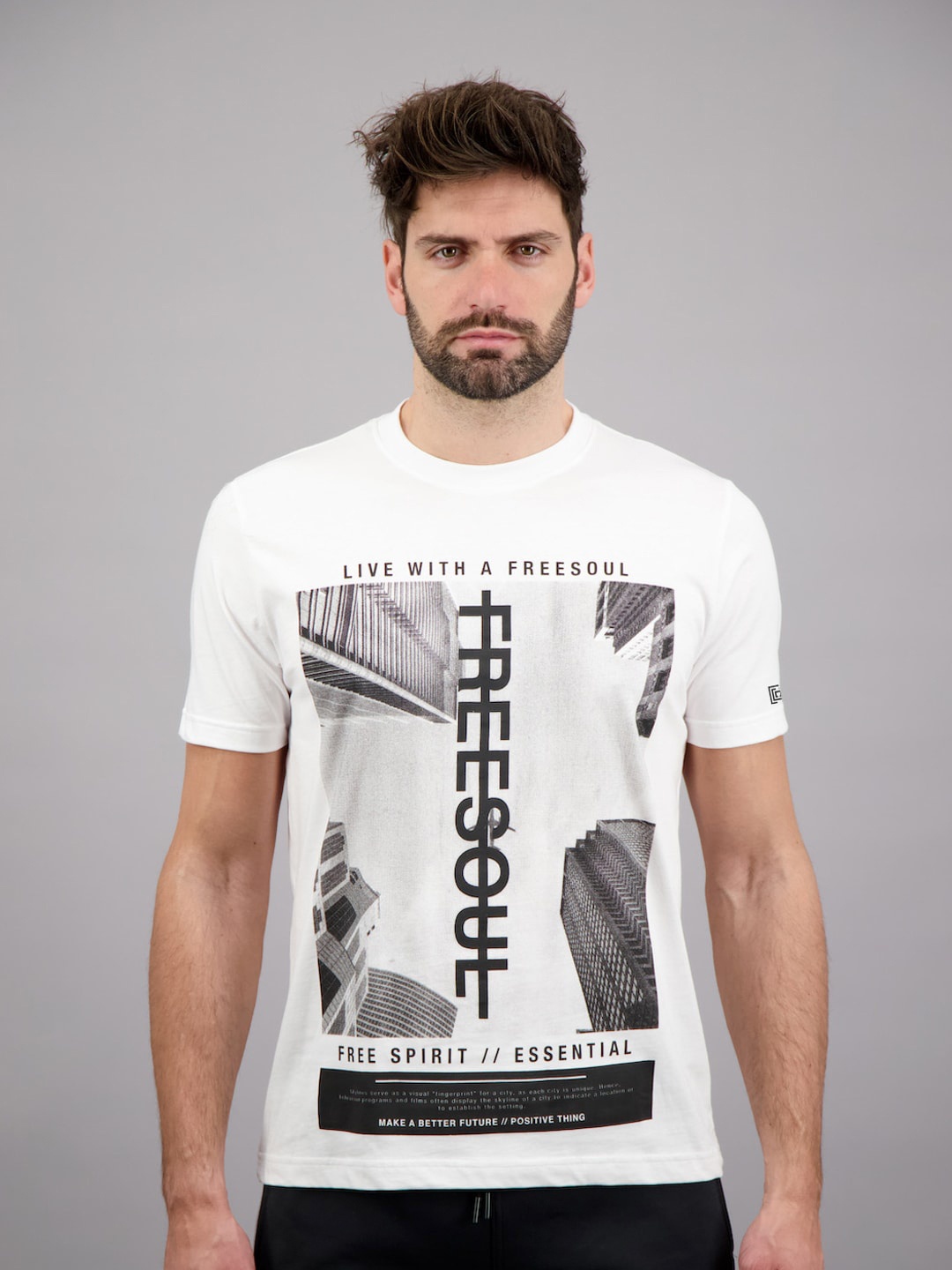 

FREESOUL Men White & Black Typography Printed Cotton T-shirt