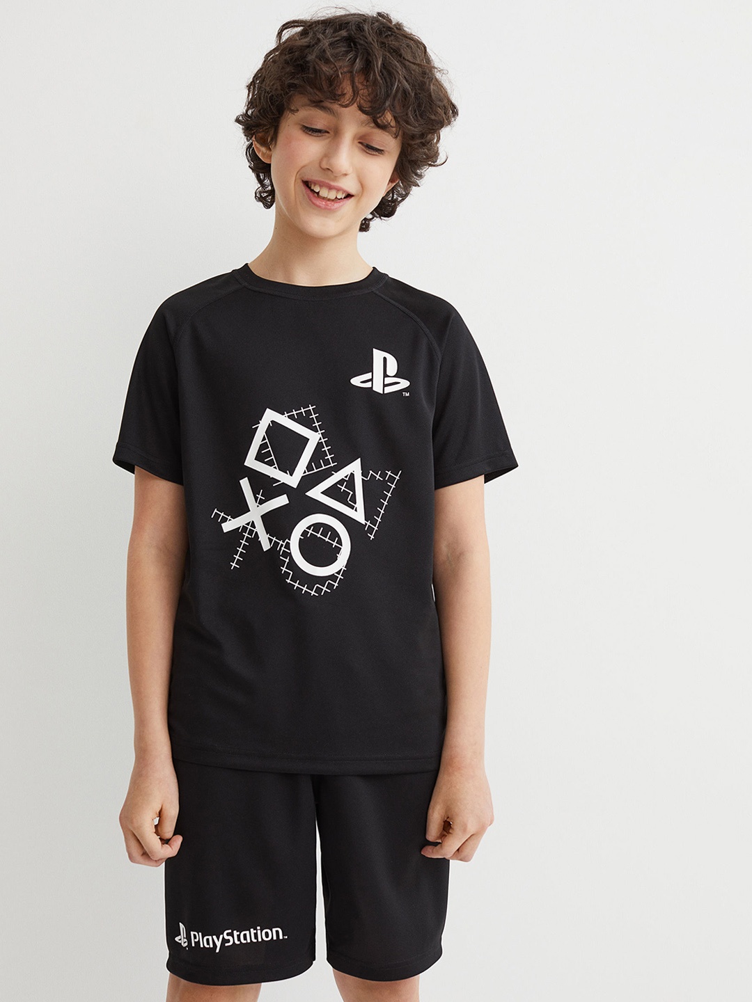

H&M Boys Black & White Sports T-shirt with Shorts