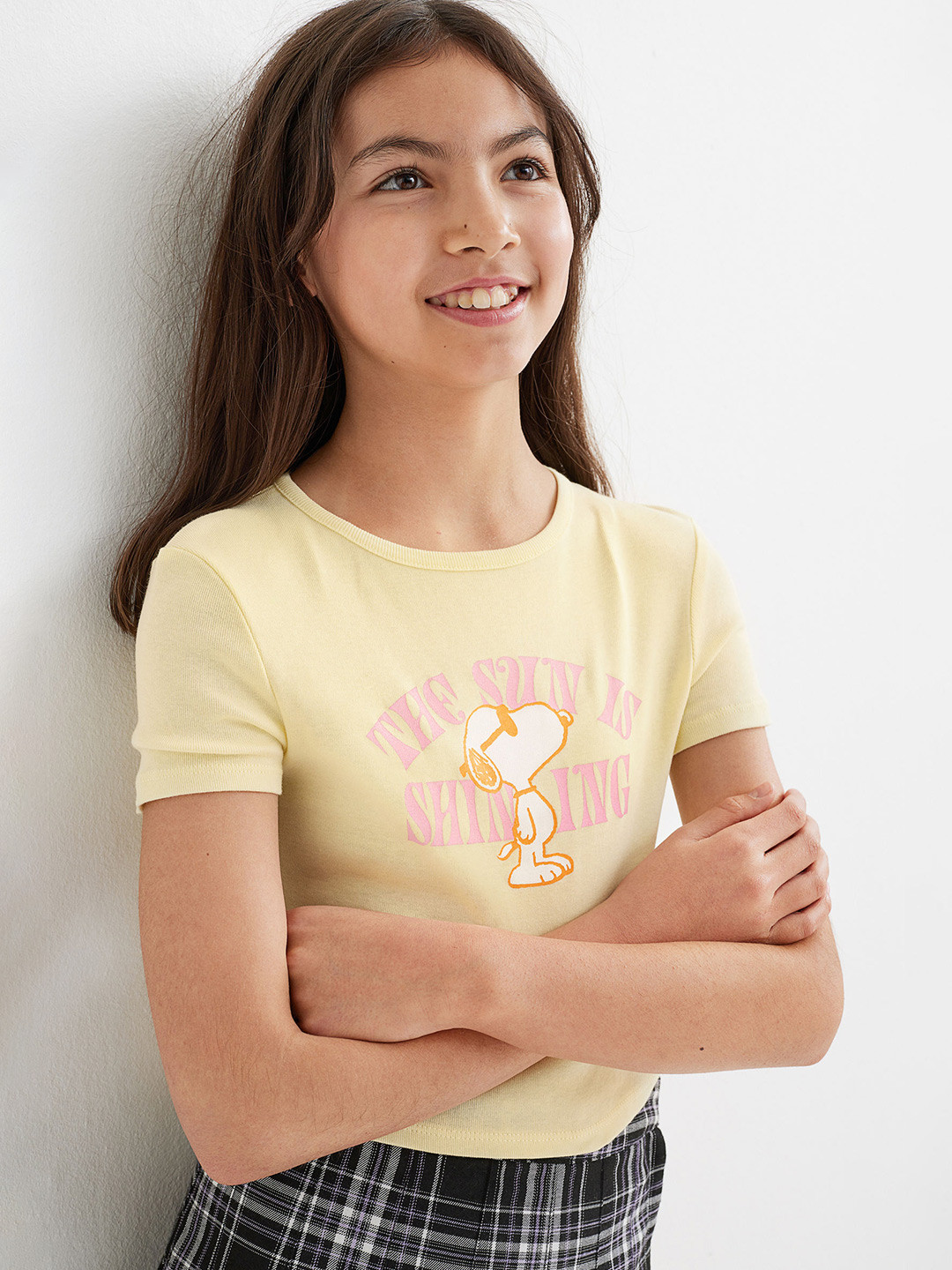 

H&M Girls Yellow Peanut Printed Regular Neck Cropped T-shirt