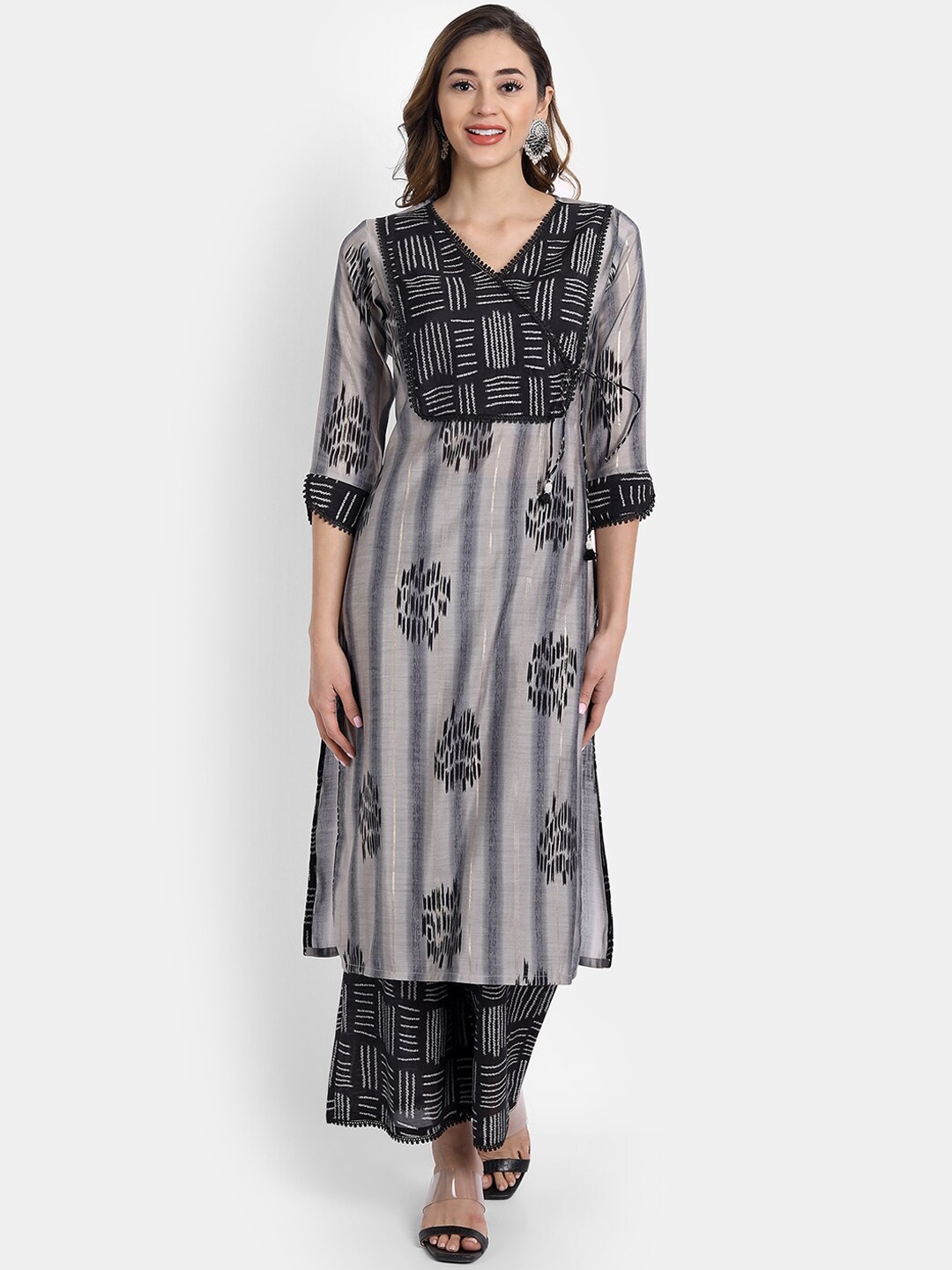 

HK colours of fashion Women Grey & Black Printed Angrakha Kurta with Palazzos