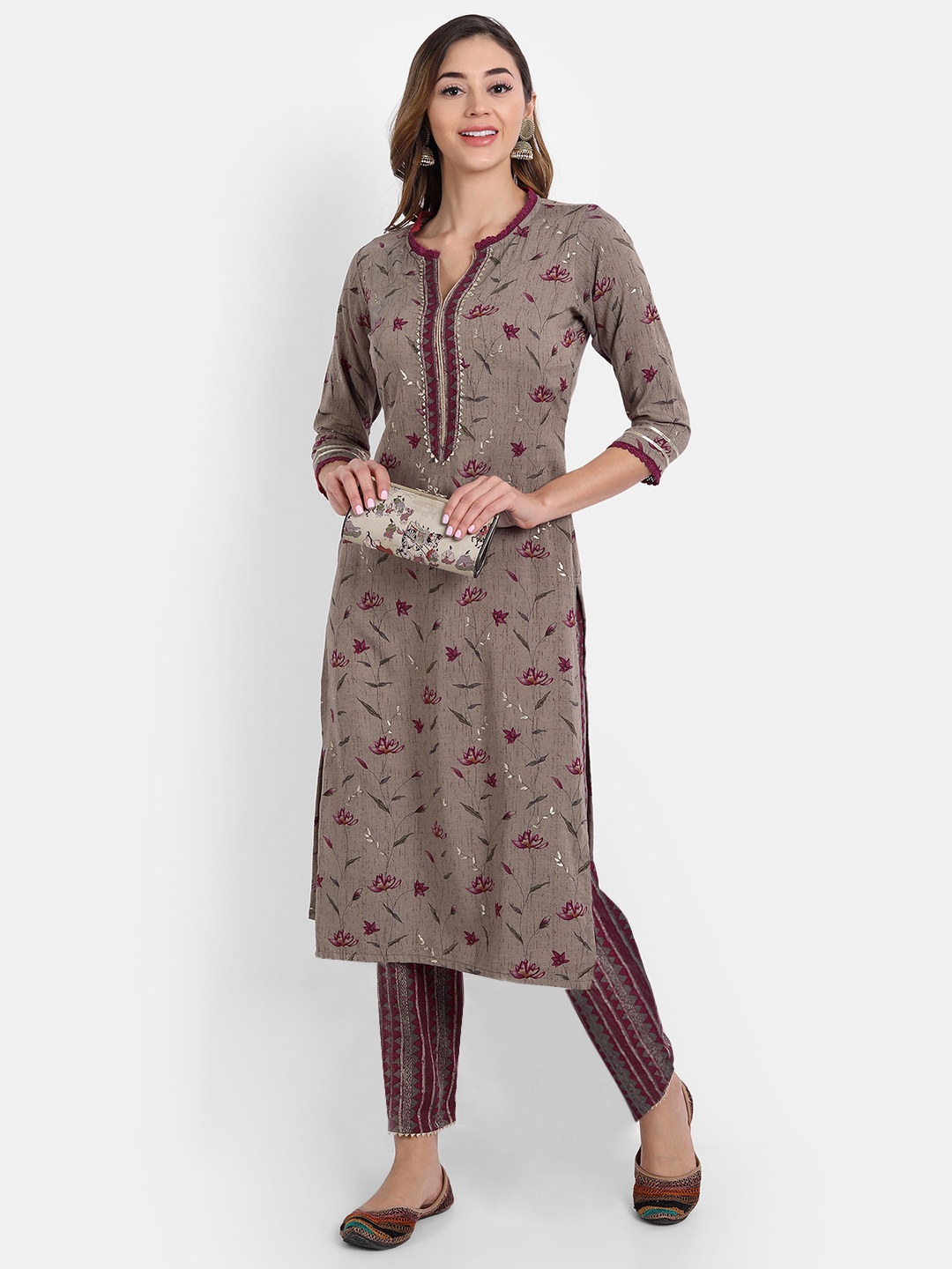 

HK colours of fashion Women Brown Floral Printed Kurta with Palazzos