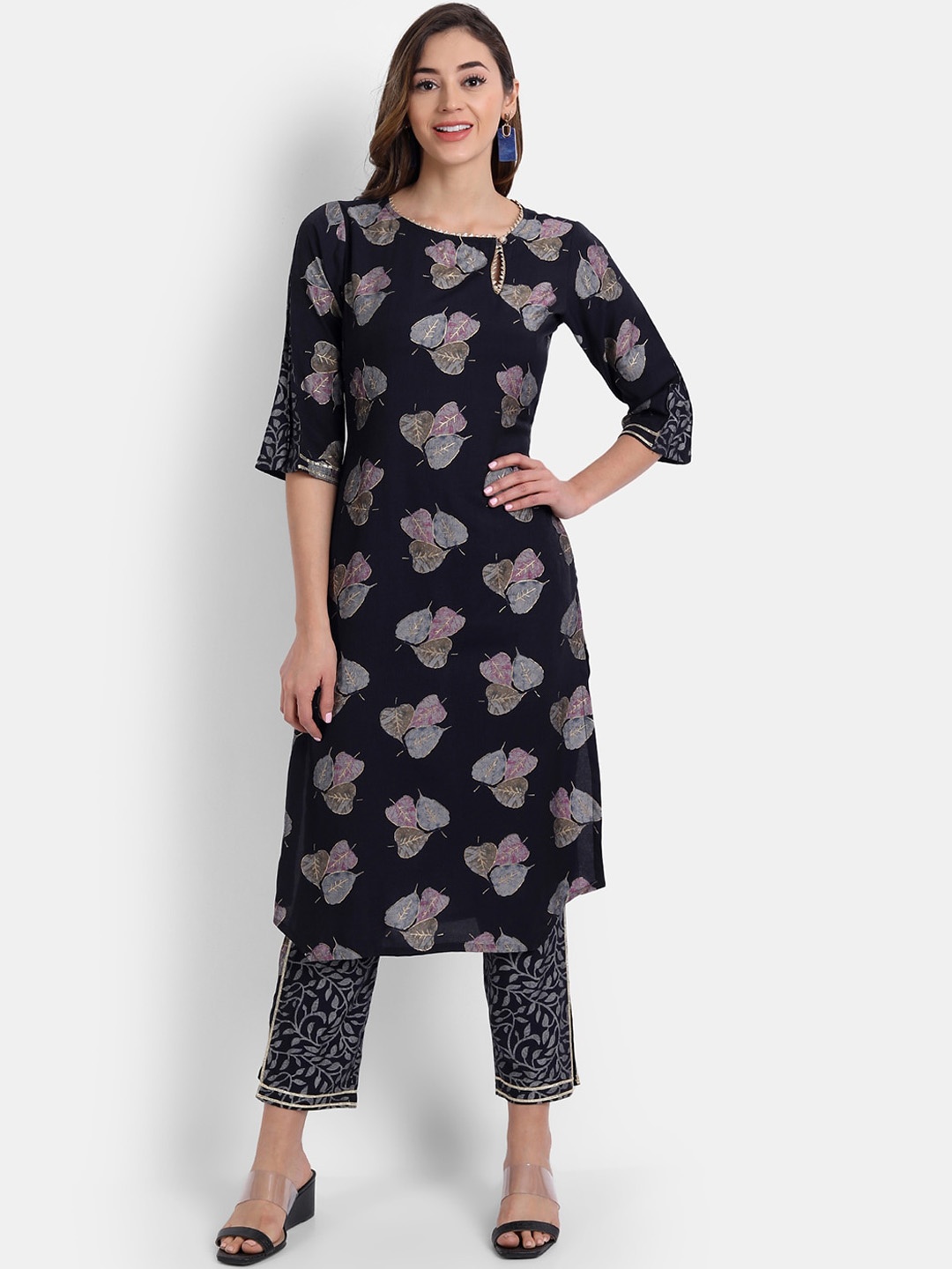 

HK colours of fashion Women Blue Floral Printed Kurta with Trousers