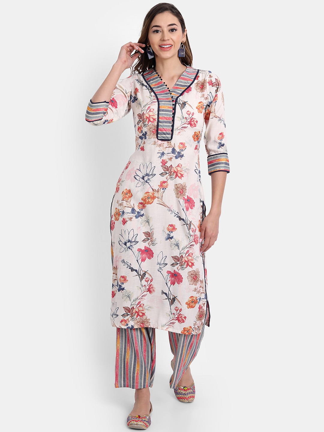 

HK colours of fashion Women White & Red Floral Printed Kurta with Palazzos