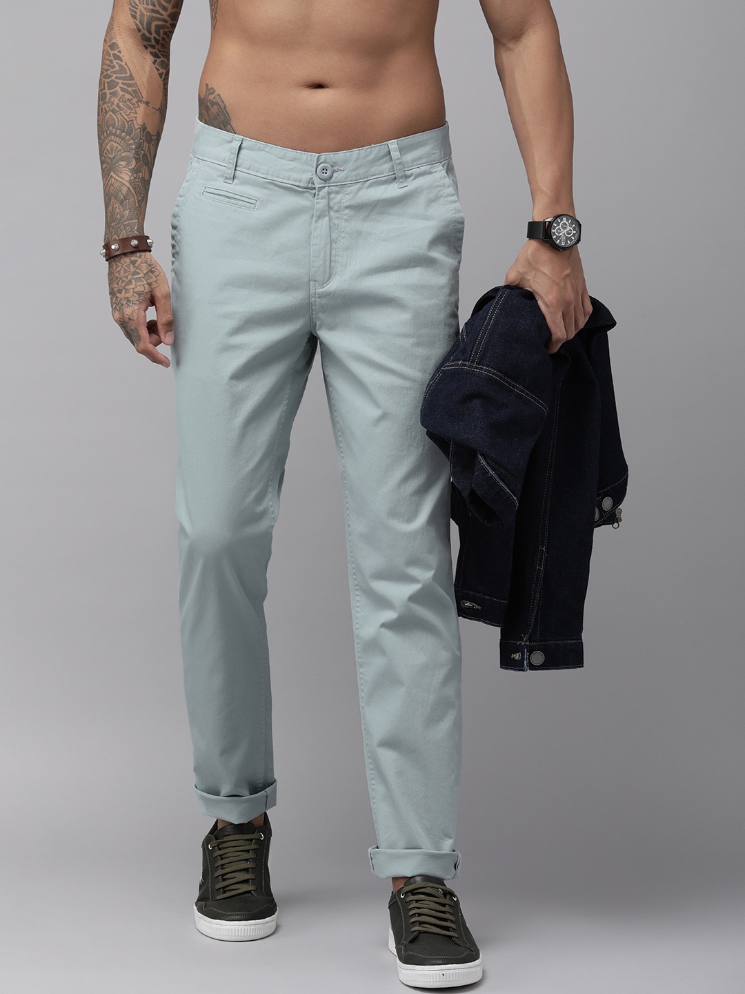 

Roadster Men Green Solid Regular Fit Low-Rise Plain Woven Flat-Front Trousers