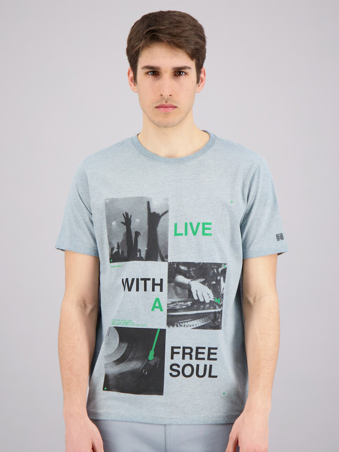 

FREESOUL Men Blue & Black Printed Pure Cotton T-shirt