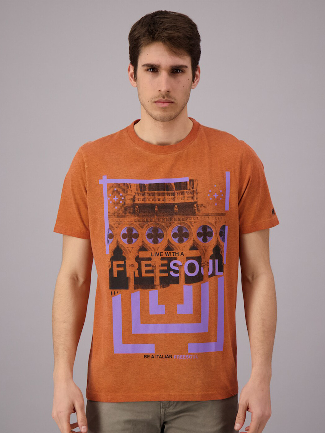 

FREESOUL Men Orange Typography Printed Raw Edge T-shirt