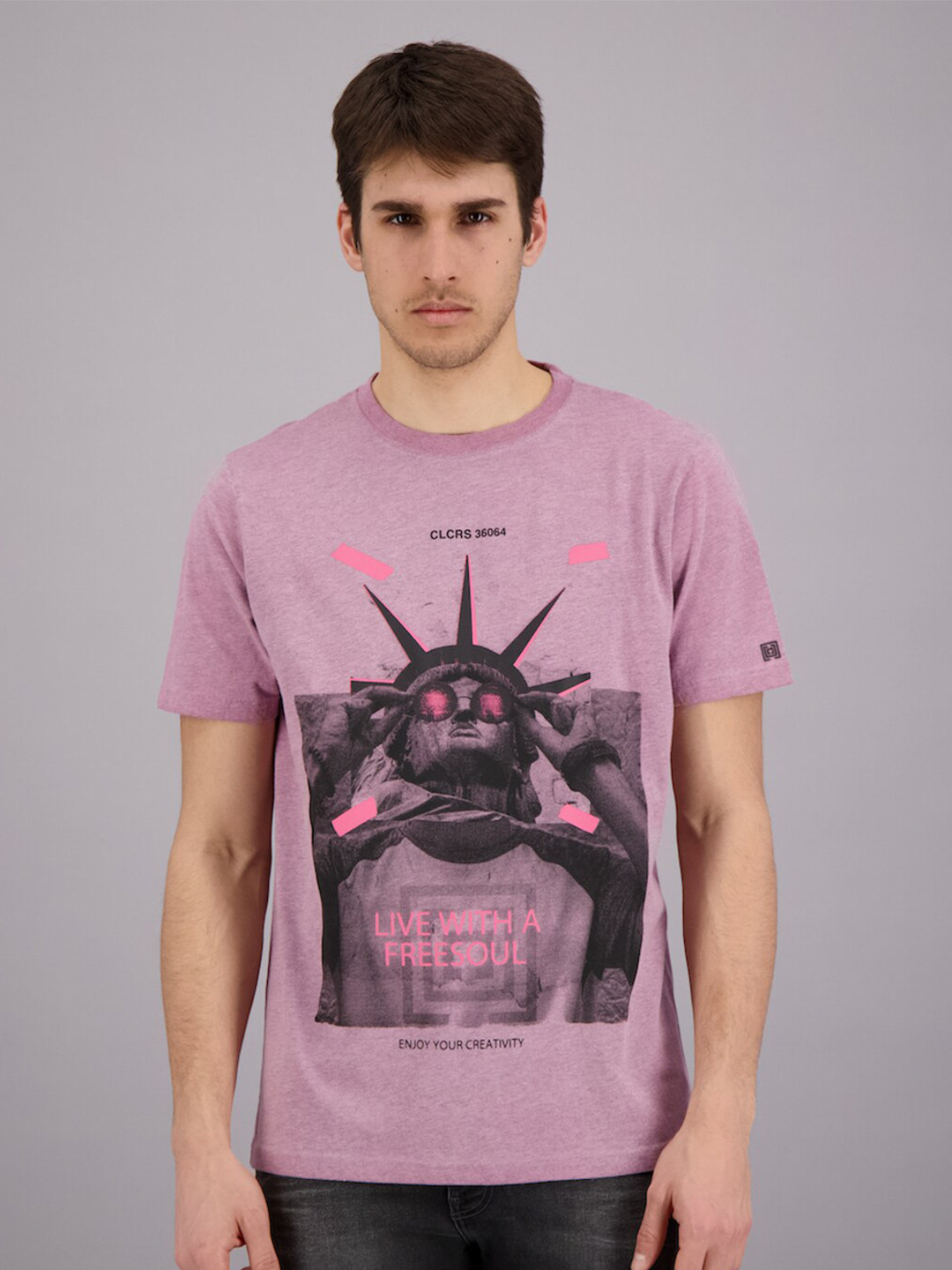 

FREESOUL Men Purple Graphic Printed Cotton T-shirt
