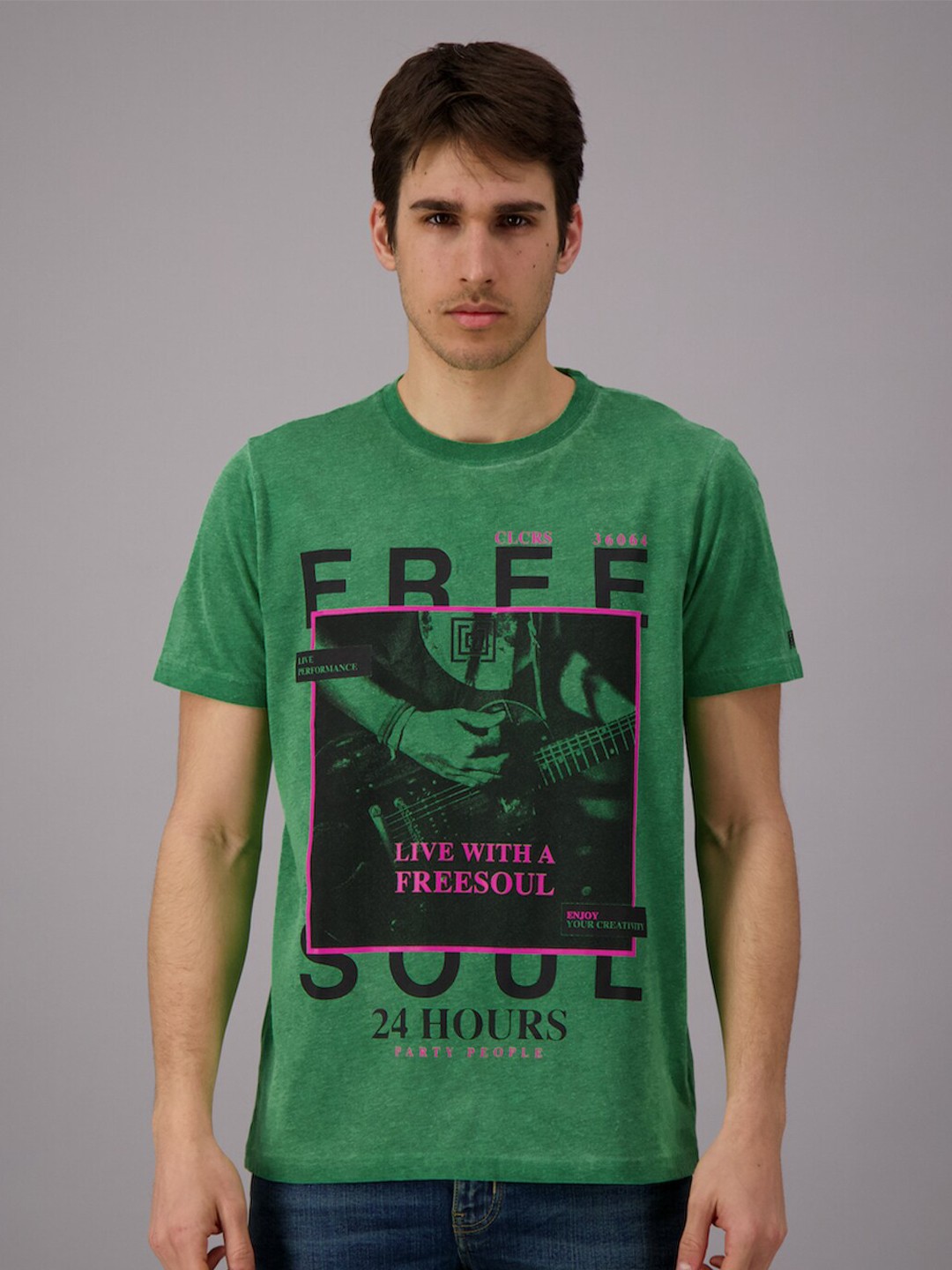 

FREESOUL Men Green & Black Printed Pure Cotton T-shirt