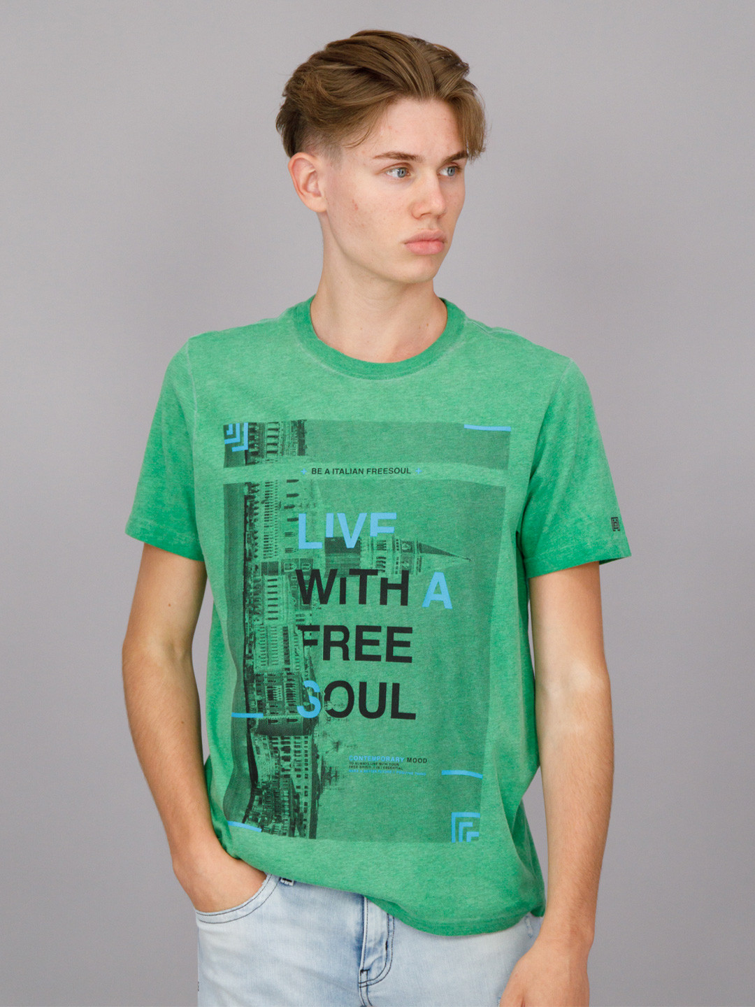 

FREESOUL Men Green Typography Printed Pure Cotton T-shirt