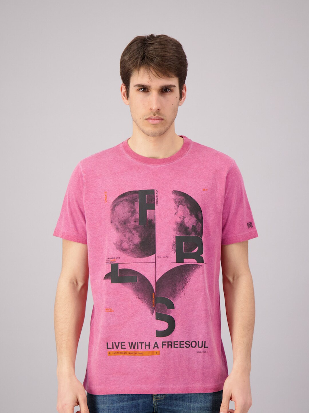

FREESOUL Men Pink & Black Printed Pure Cotton T-shirt