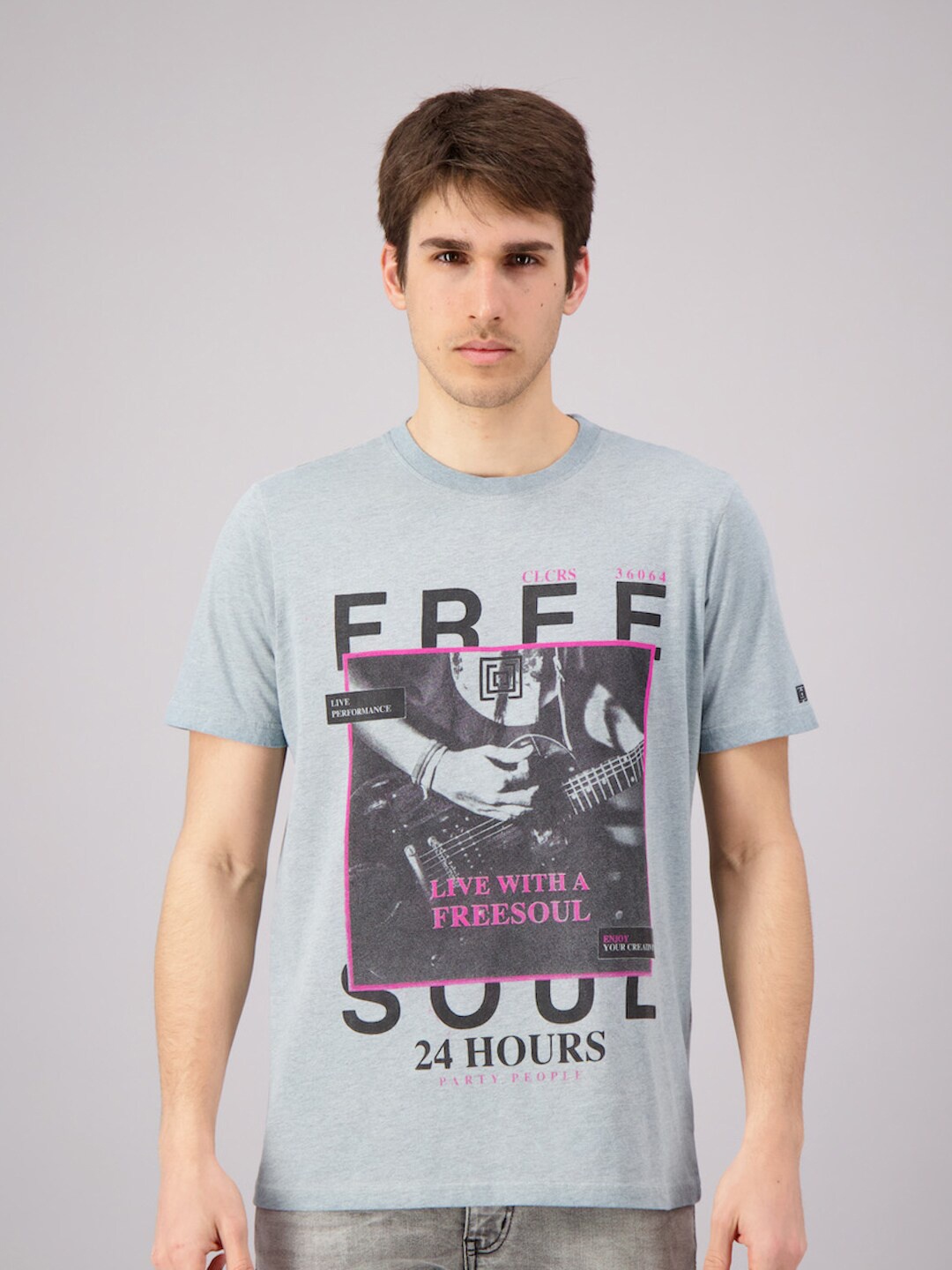 

FREESOUL Men Blue Graphic Printed T-shirt