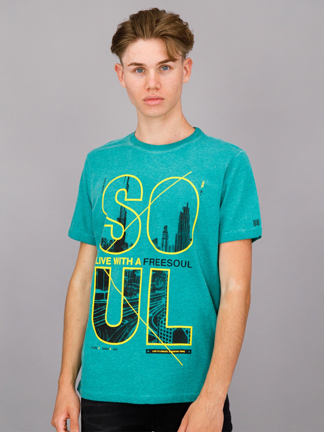 

FREESOUL Men Sea Green & Black Printed Pure Cotton T-shirt