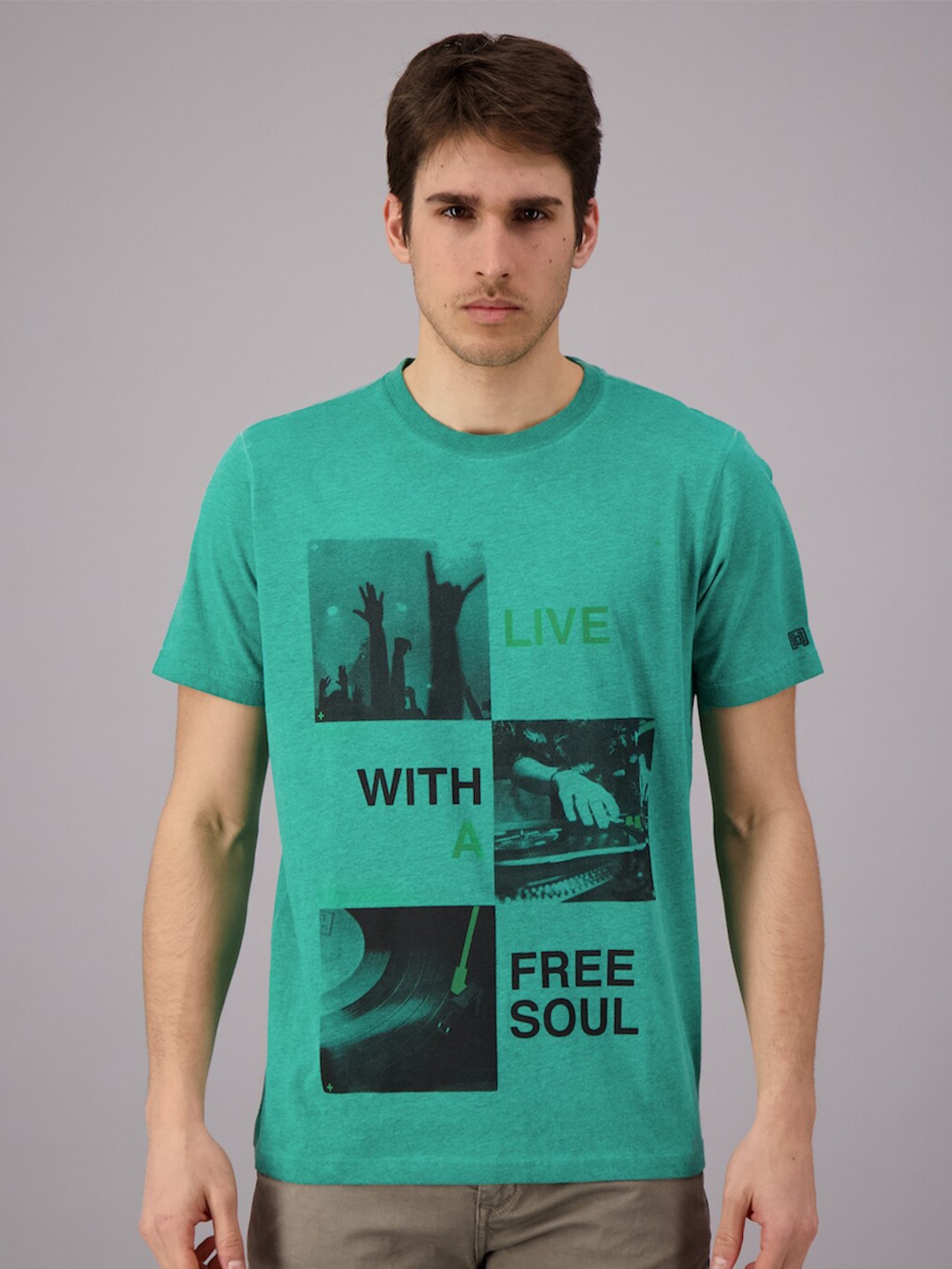 

FREESOUL Men Turquoise Blue Printed Pure Cotton T-shirt