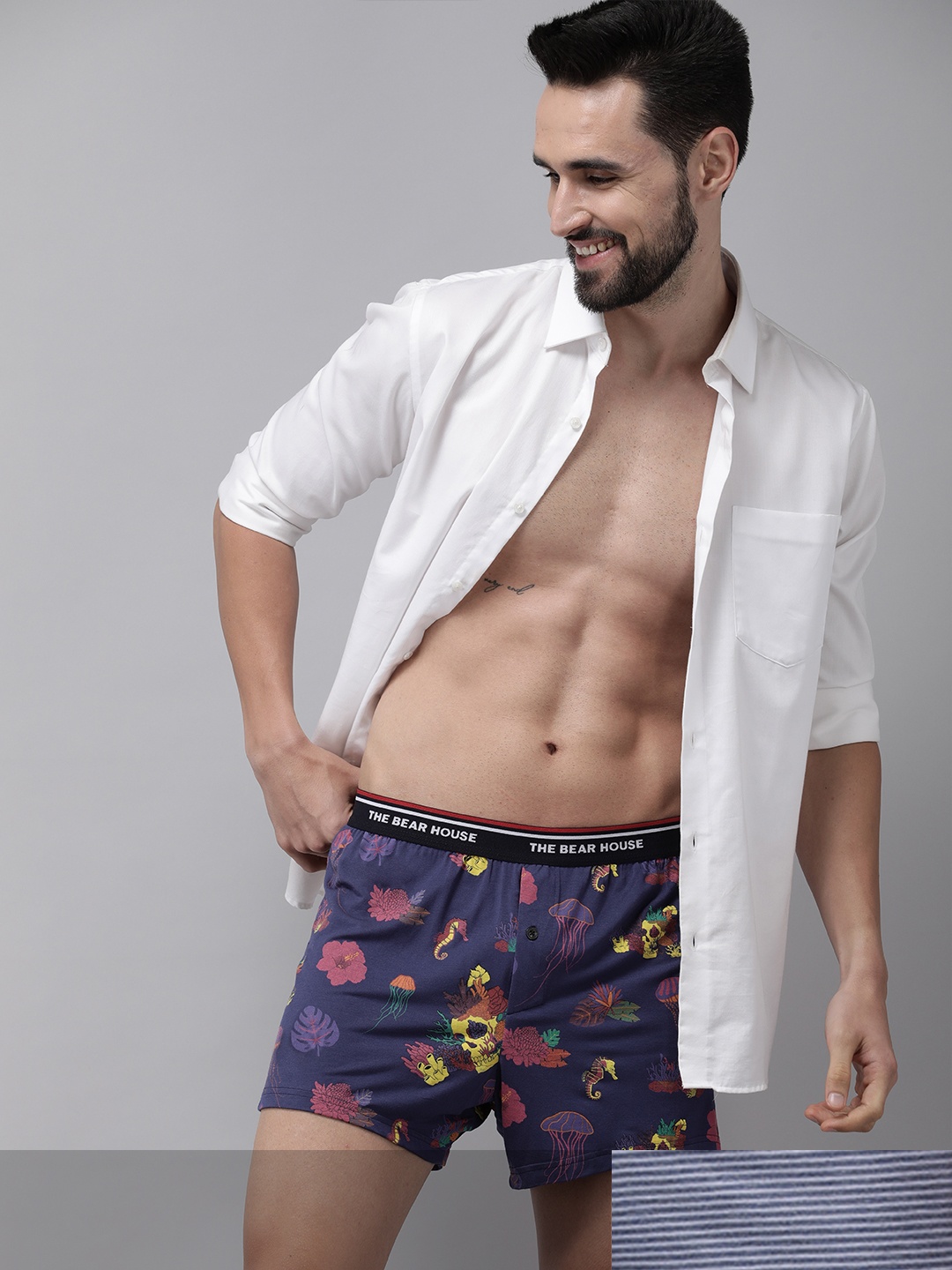

THE BEAR HOUSE Men Pack of 2 Printed Boxers with Pouch, Navy blue