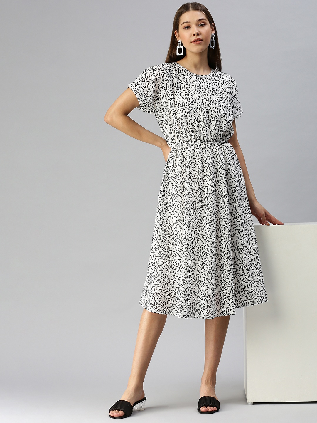 

SHOWOFF White & Black Floral Georgette Midi Dress