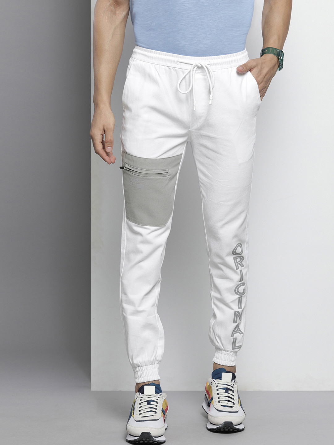 

The Indian Garage Co Men White Printed Joggers Trousers
