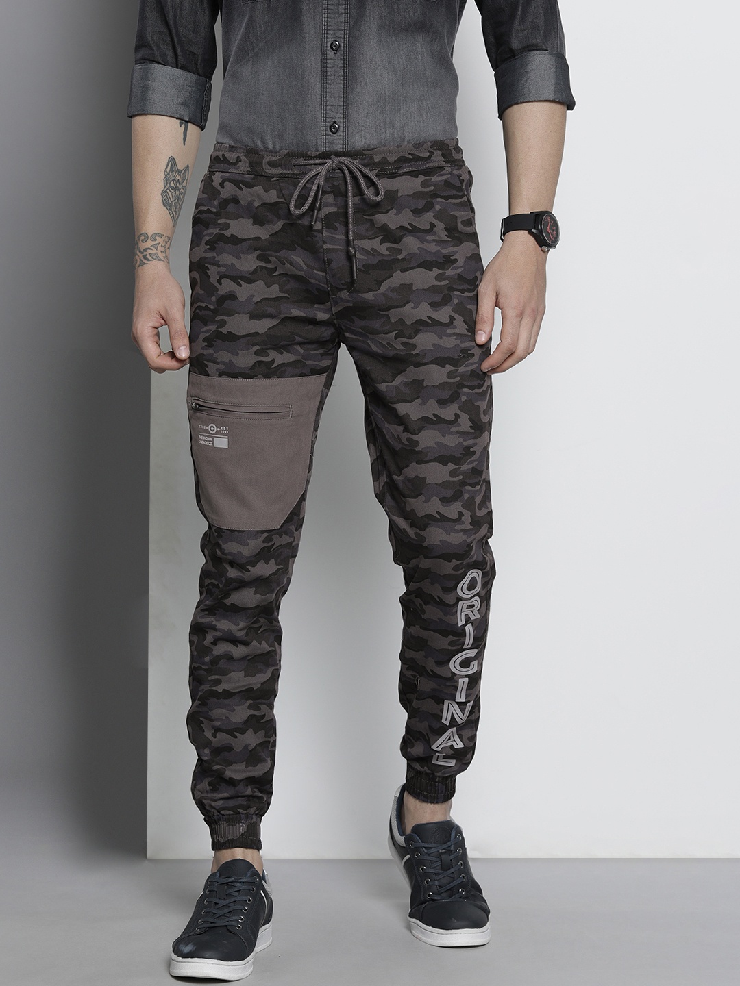 

The Indian Garage Co Men Taupe Camouflage Printed Joggers Trousers