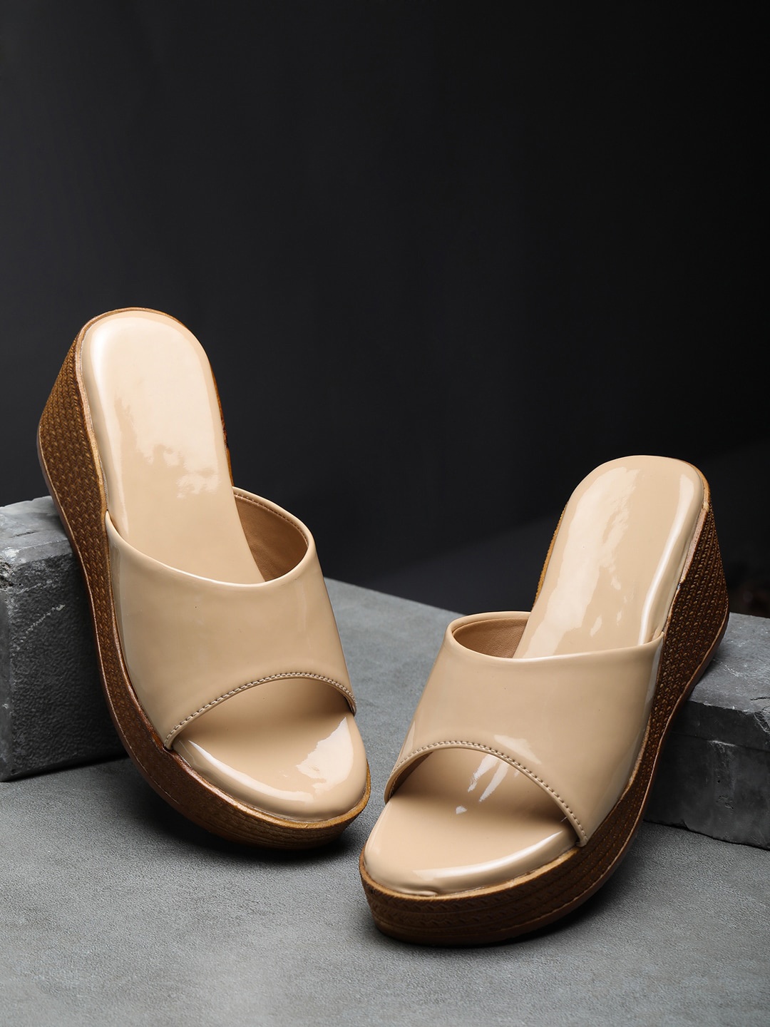 

HASTEN Beige Wedge Heels