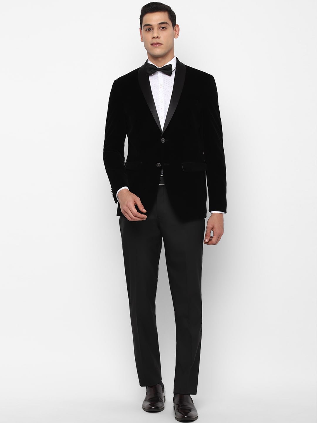 

Allen Solly Men Black Solid 2-Piece Single-Breasted Slim-Fit Formal Suit