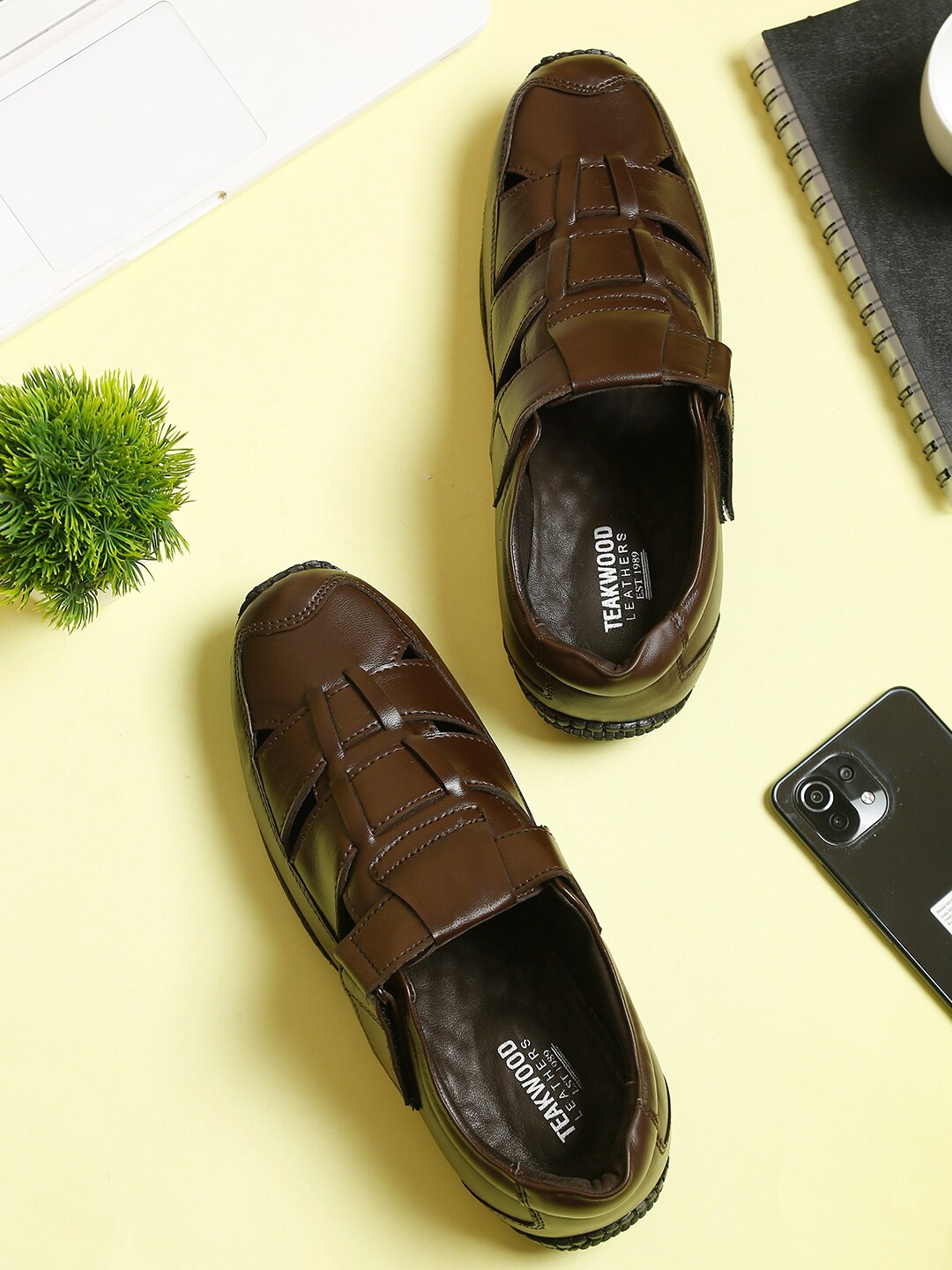 

Teakwood Leathers Men Brown Leather Fisherman Sandals