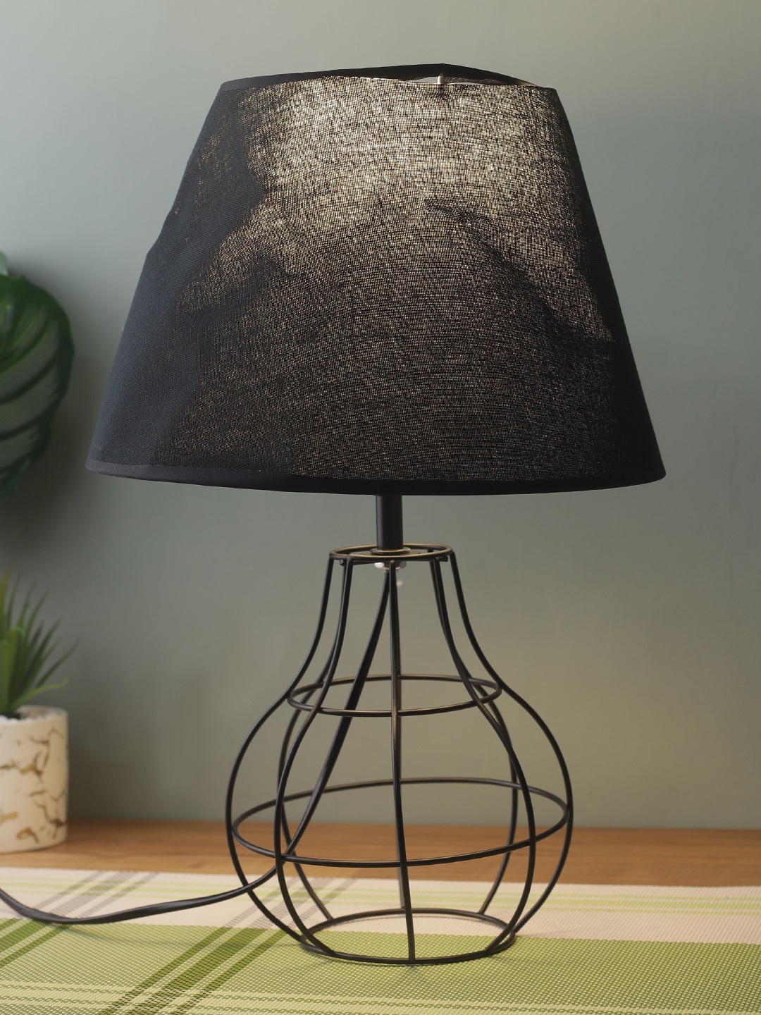 

House Of Accessories Black Table Lamp